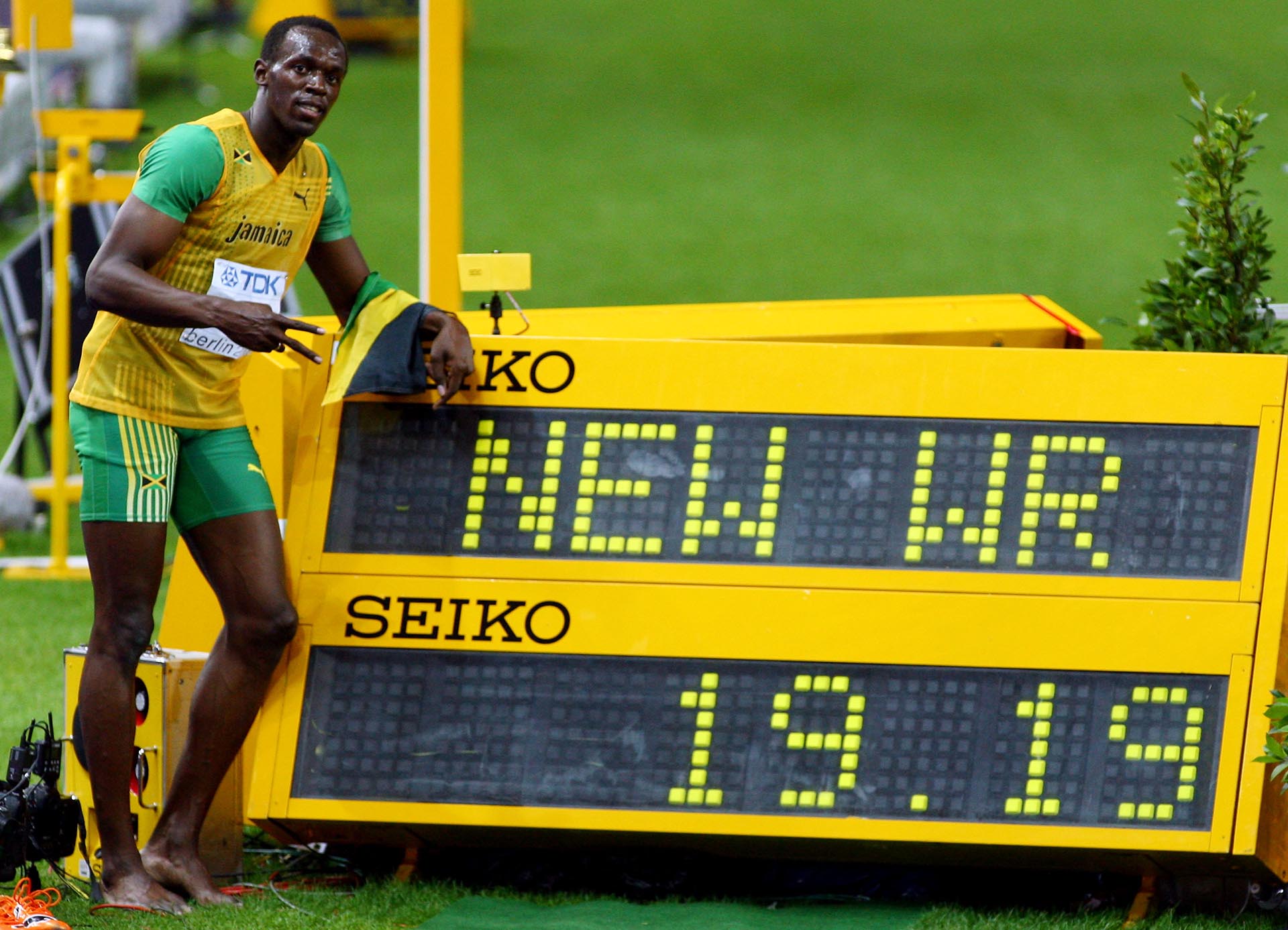 Bolt también estableció una marca para la posteridad en los 200 metros del Mundial de Berlín 2009: ganó los 200 metros con un cronómetro de 19.19 segundos (Getty Images)