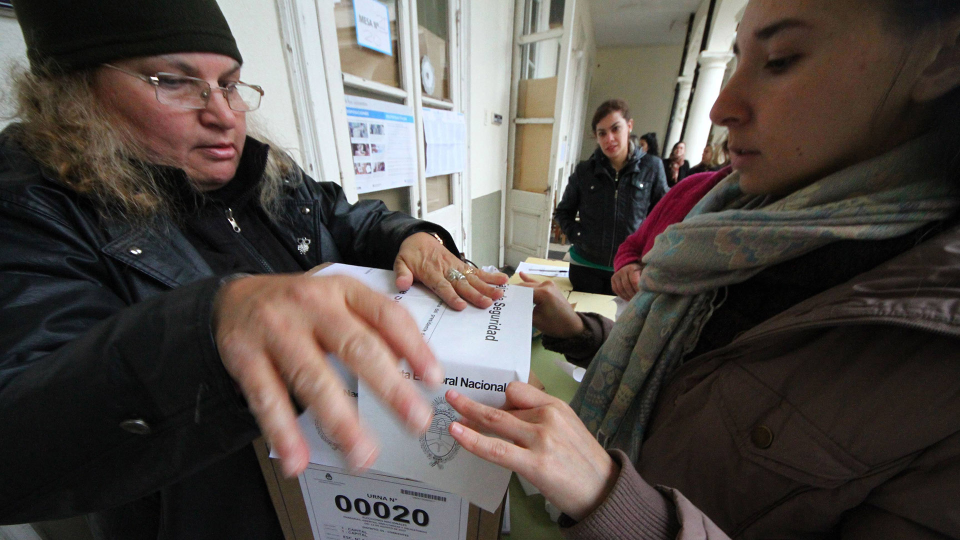 A las 11:30 ya había votado el 27% del padrón electoral