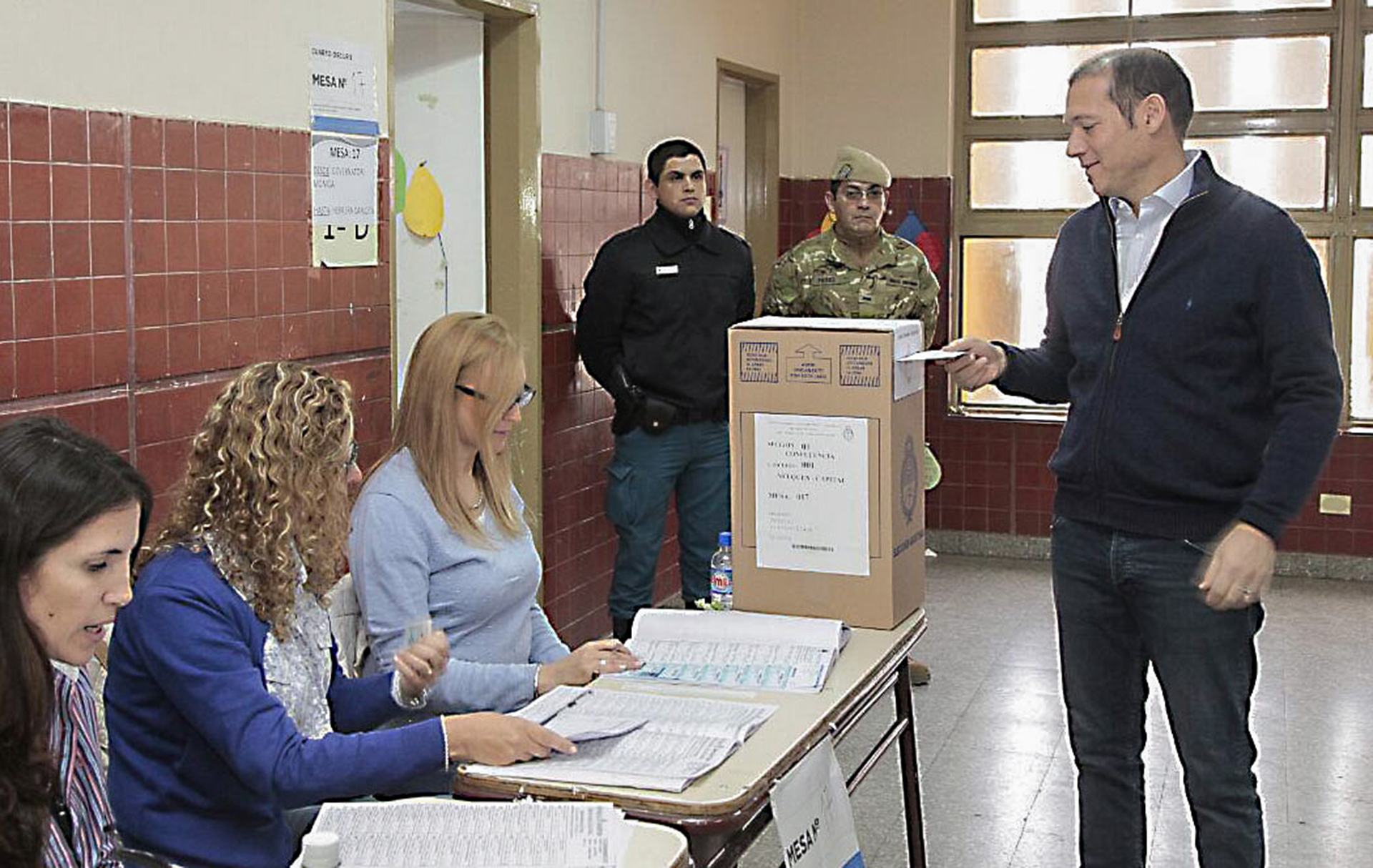 El gobernador de Neuquén Omar Gutiérrez