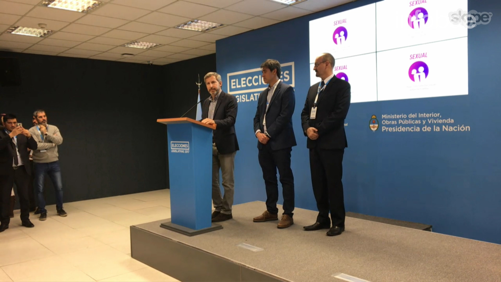 Rogelio Frigerio desde el centro de cómputos