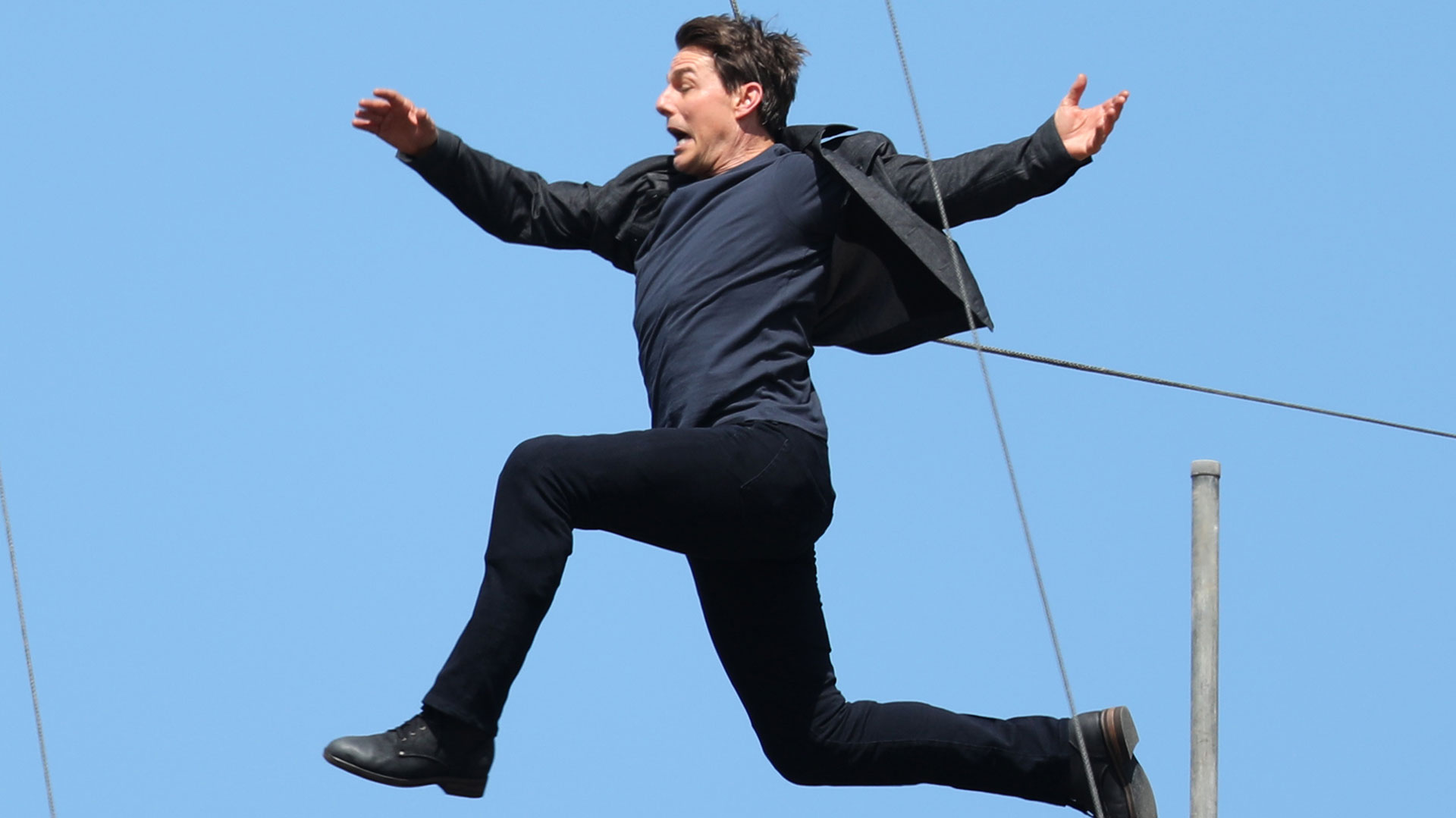 Tom Cruise se rompió su tobillo tras un asalto de riesgo en el set de “Misión Imposible 6”