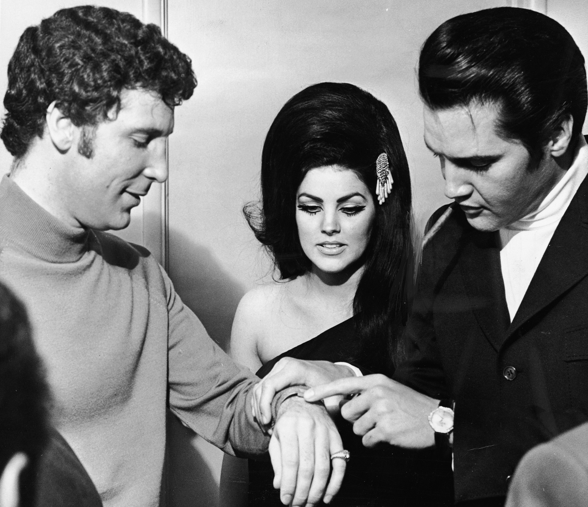 Em 1 de junho de 1971, com o cantor britânico Tom Jones em Las Vegas (Foto: Hulton Archive / Getty Images)