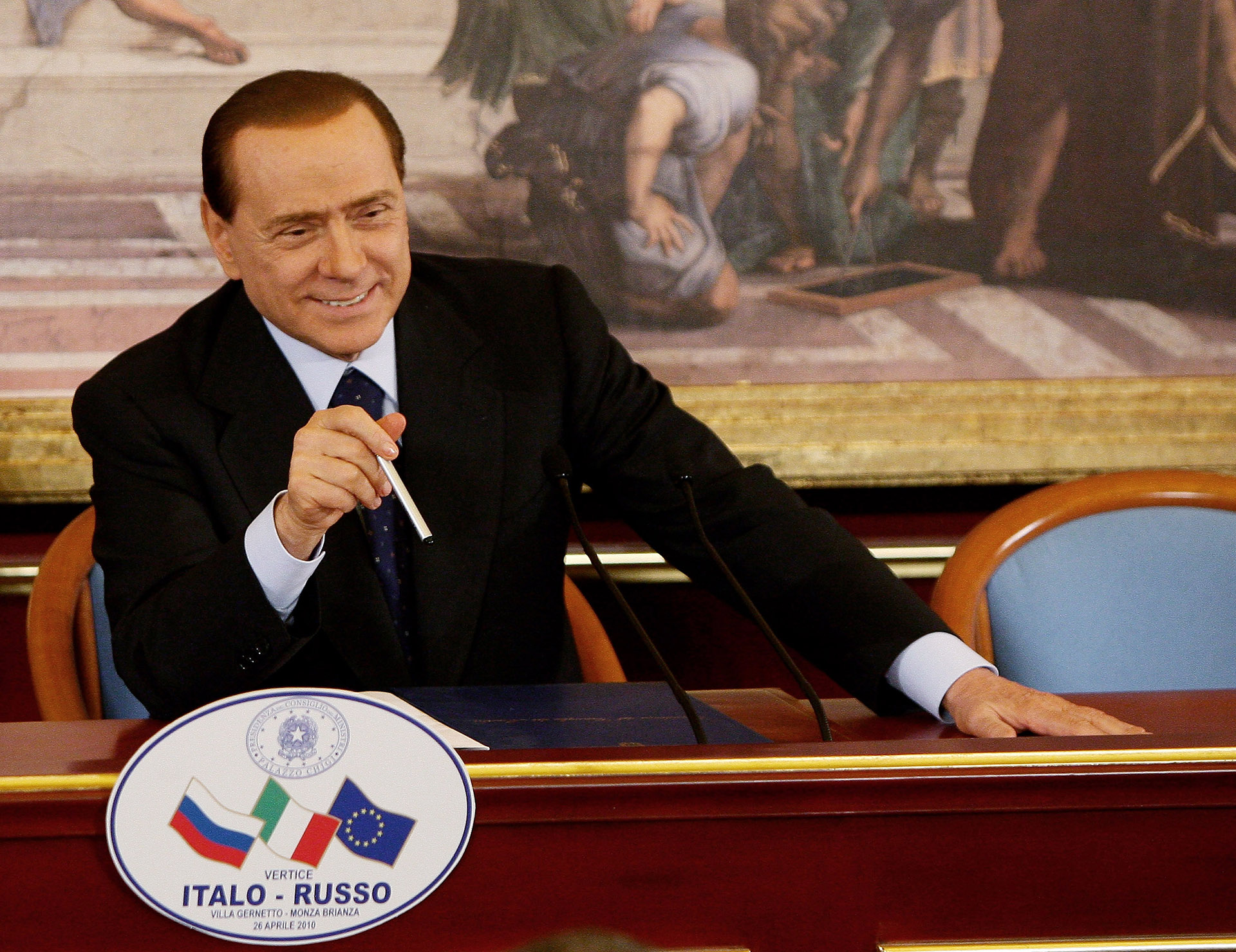 Silvio Berlusconi, ex primer ministro italino, y sus sugestivo implante capilar (Vittorio Zunino Celotto/Getty Images)
