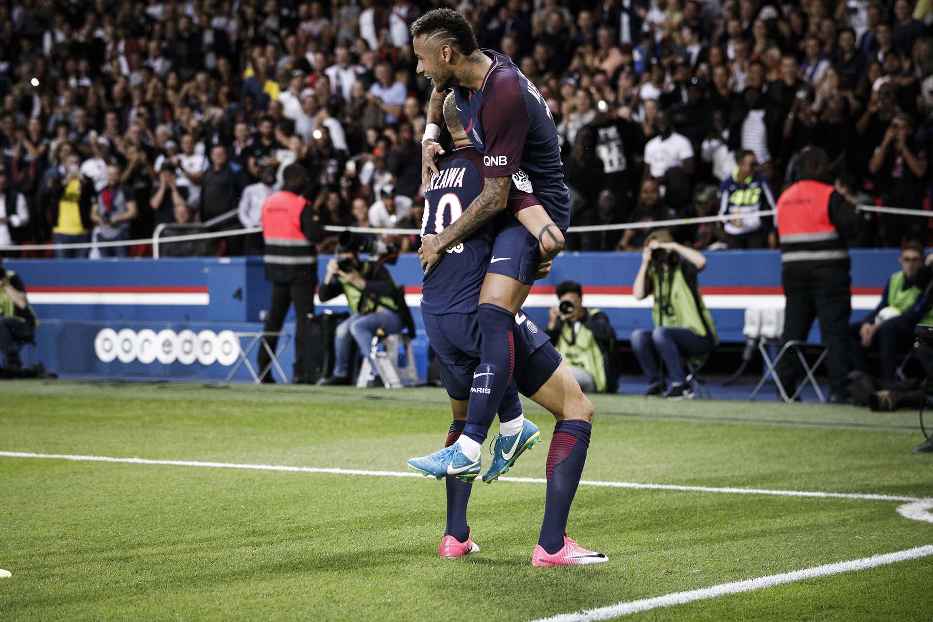 Fue el primer partido de Neymar en el Parque de los Príncipes