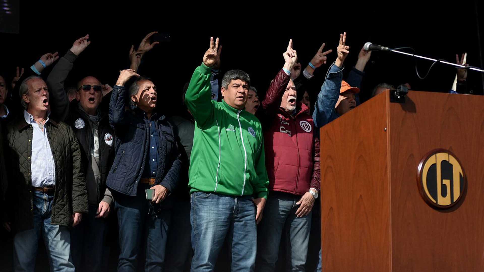 Pablo Moyano, de Camioneros, y Omar Plaini -Canillitas- estuvieron en la primera fila del palco oficial del acto de la CGT