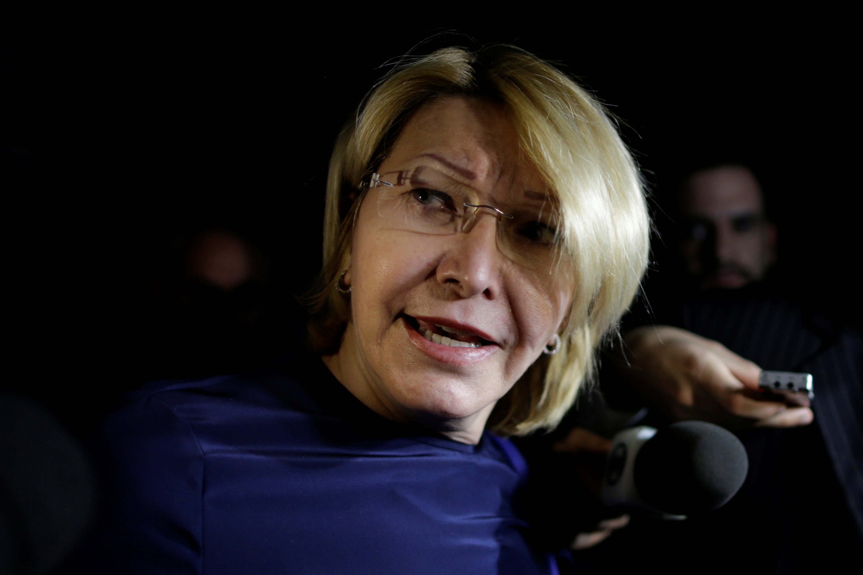 17/ 8 La fiscal general de Venezuela Luisa Ortega Díaz deja el país por las amenazas del régimen de Nicolás Maduro contra su familia