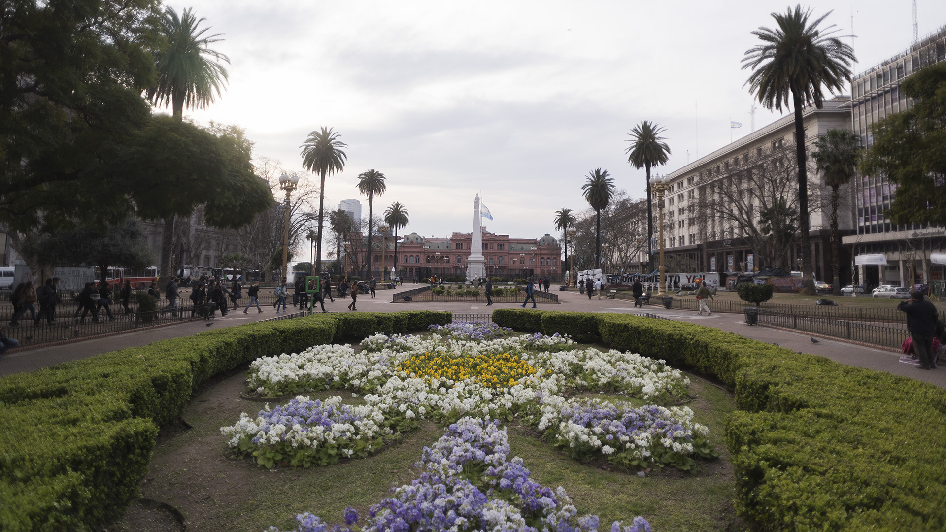 Uno de los jardines, antes de la marcha (Adrián Escandar)