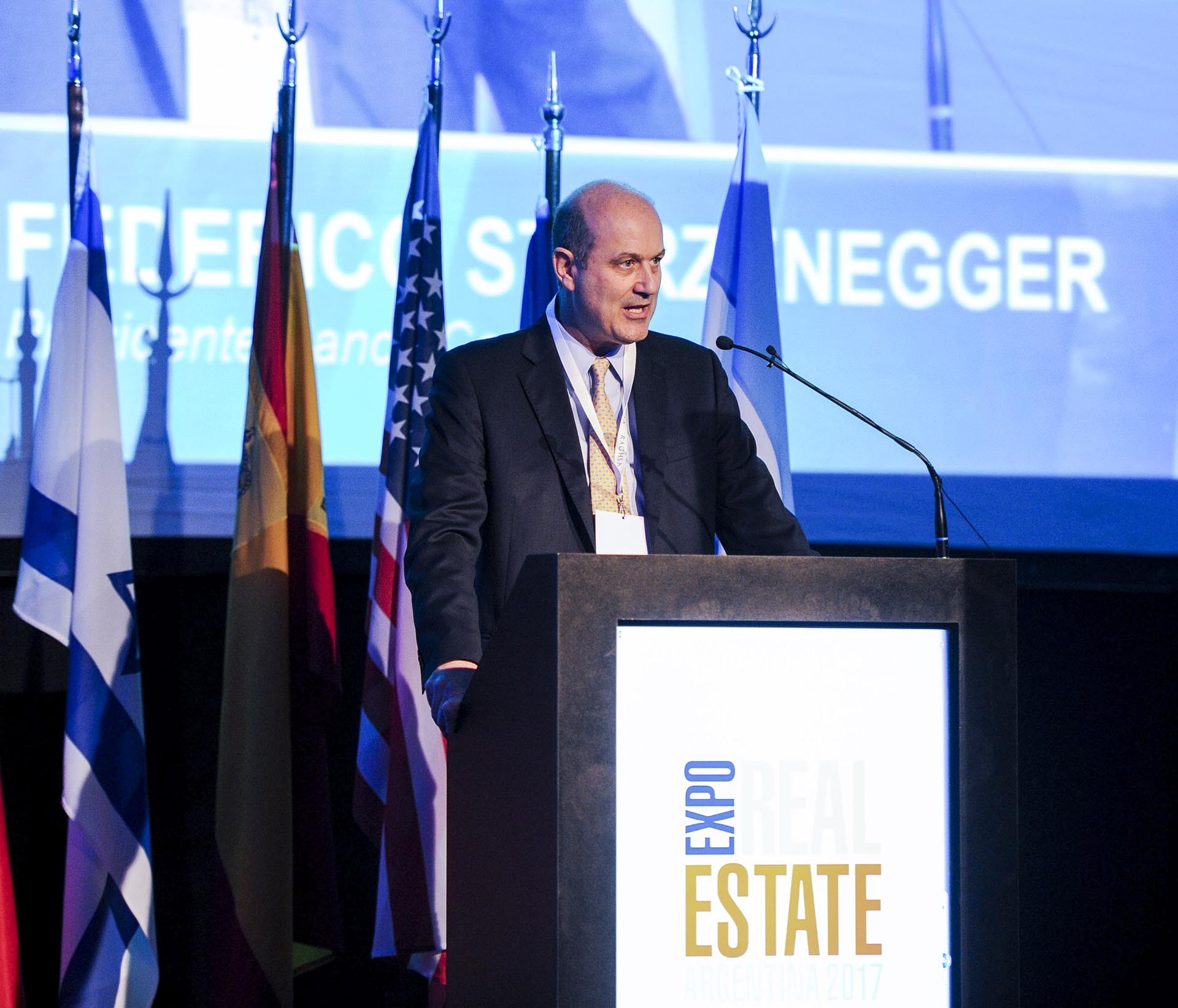 El presidente del BCRA, Federico Sturzenegger, recibió el premio APPI de la Asociación de Profesores de Programas Inmobiliarios por su trabajo en los créditos hipotecarios en UVAs, en el marco de la Expo Real Estate Argentina 2017 y 9° Congreso de Desarrollos e Inversiones Inmobiliarias