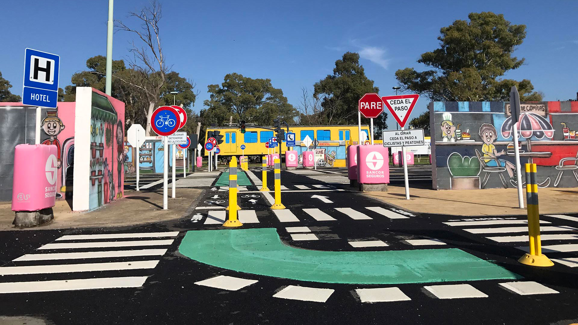 Un nuevo Parque Vial se inauguró en la Sede Central de Licencias en el barrio de Villa Lugano, con un espacio recreativo con juegos y actividades para recibir a más de 20.000 alumnos por año de las escuelas porteñas para que aprendan conceptos sobre movilidad y seguridad