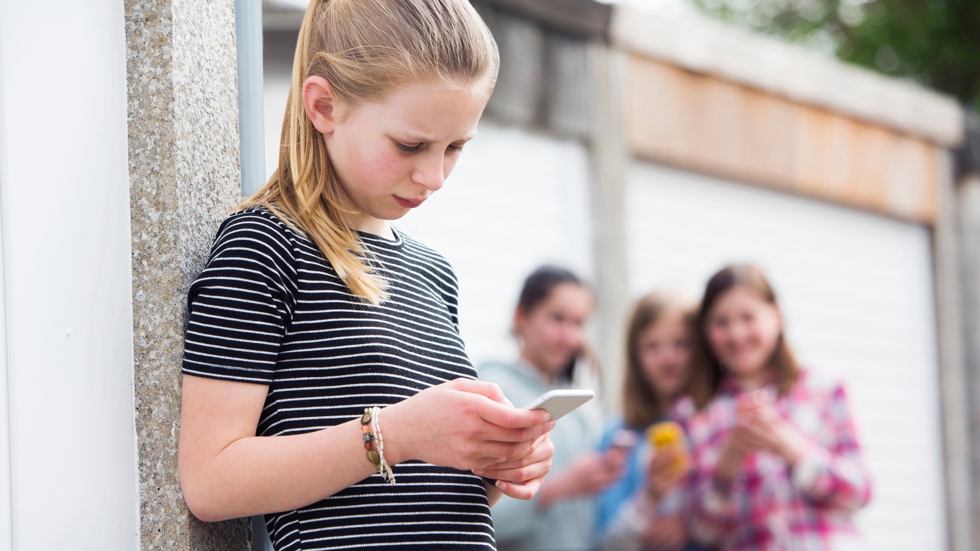 El bullying traspasó las aulas y se trasladó a las redes (Istock)