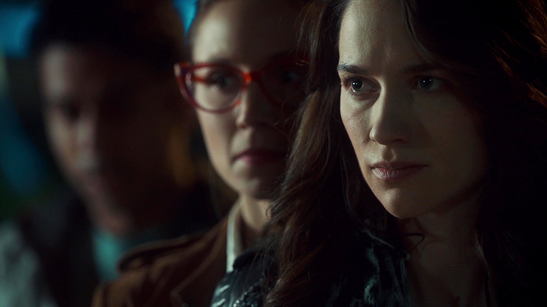 Nicole Haught y Waverly Earp no aparecían en los cómics originales, pero se agregaron tras su debut en la serie.
