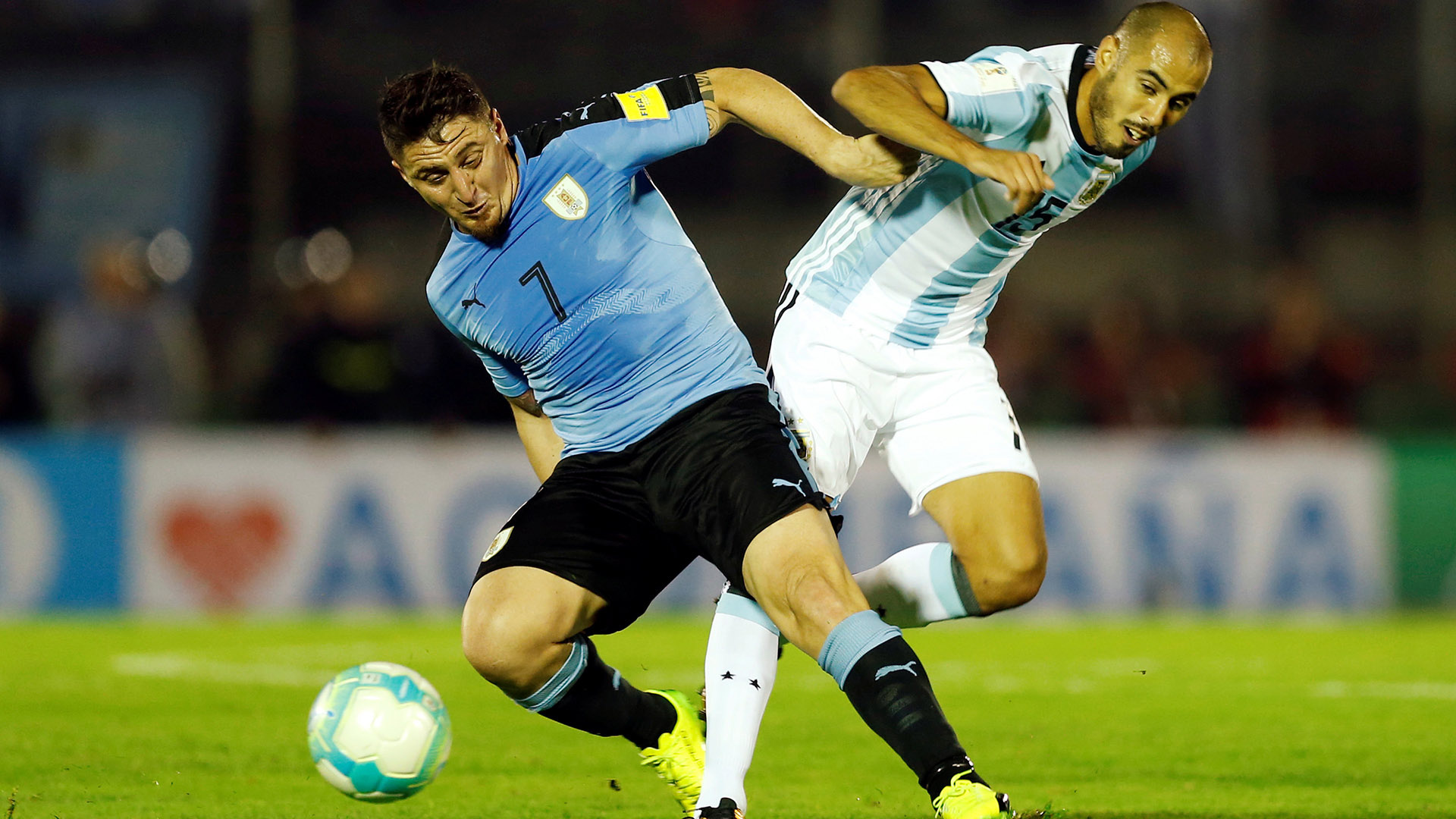 Guido Pizarro, uno nuevo, ante Cristian Rodríguez, un experimentado