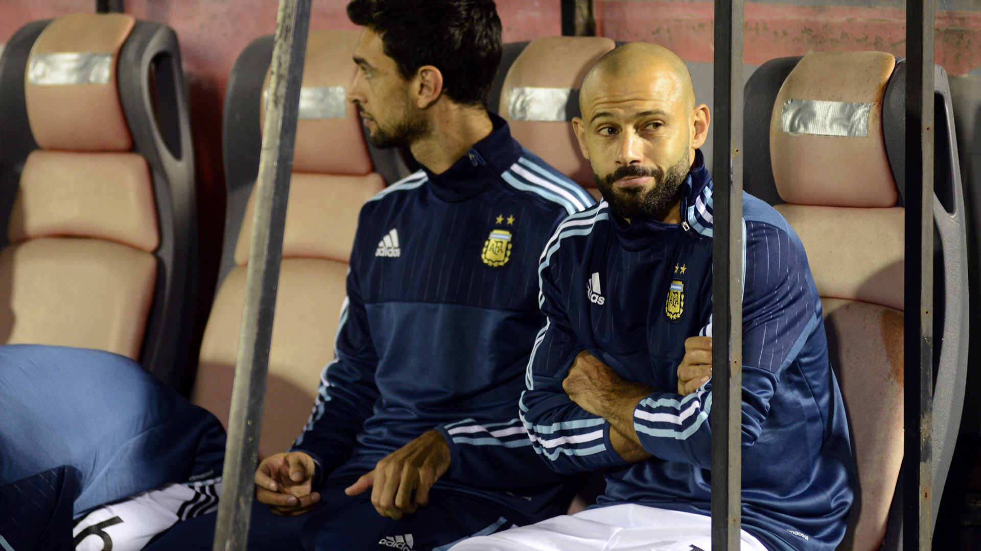 Inusual. Javier Mascherano en el banco de suplentes