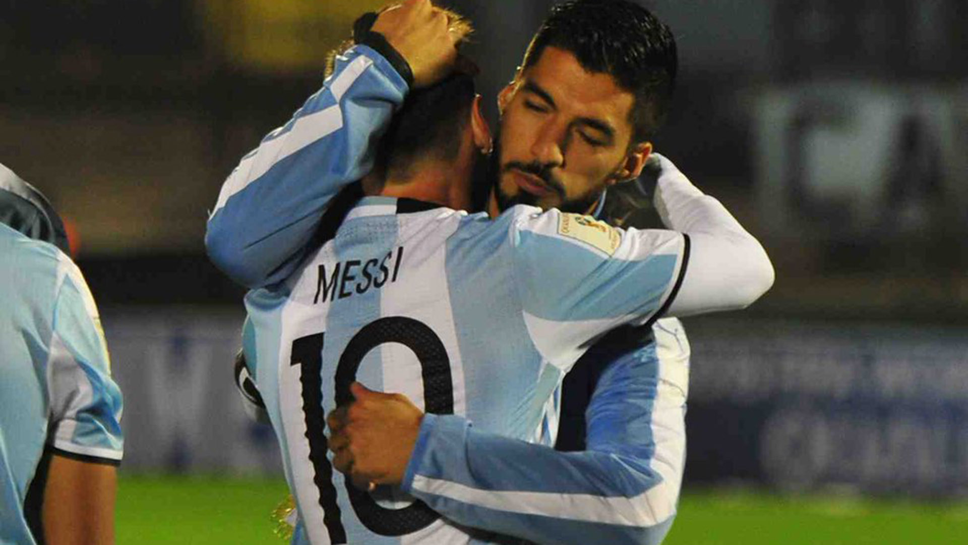 El abrazo de dos amigos