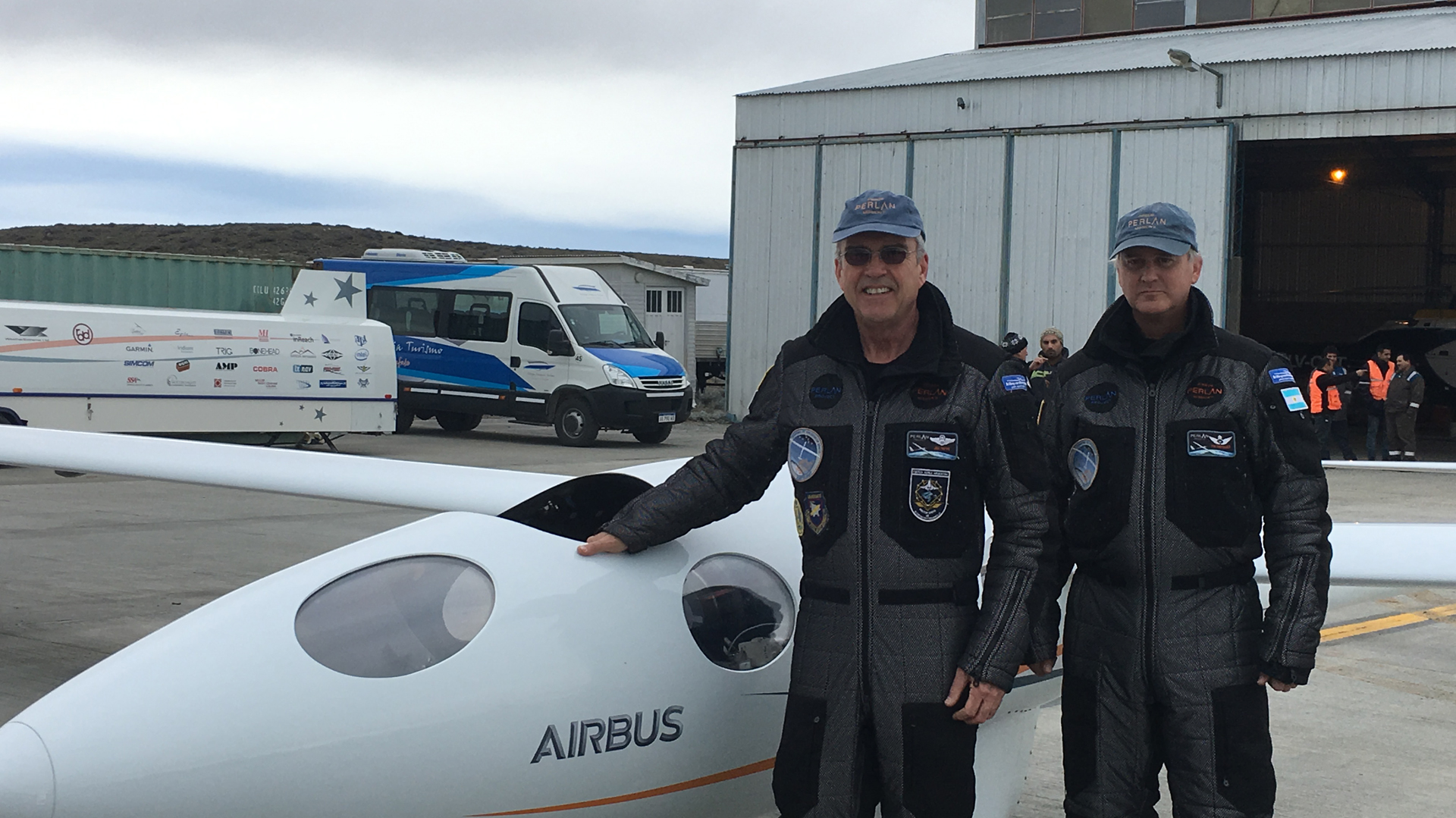 Los pilotos de la hazaña: los nortamericanos Jim Payne y Morgan Sandercock