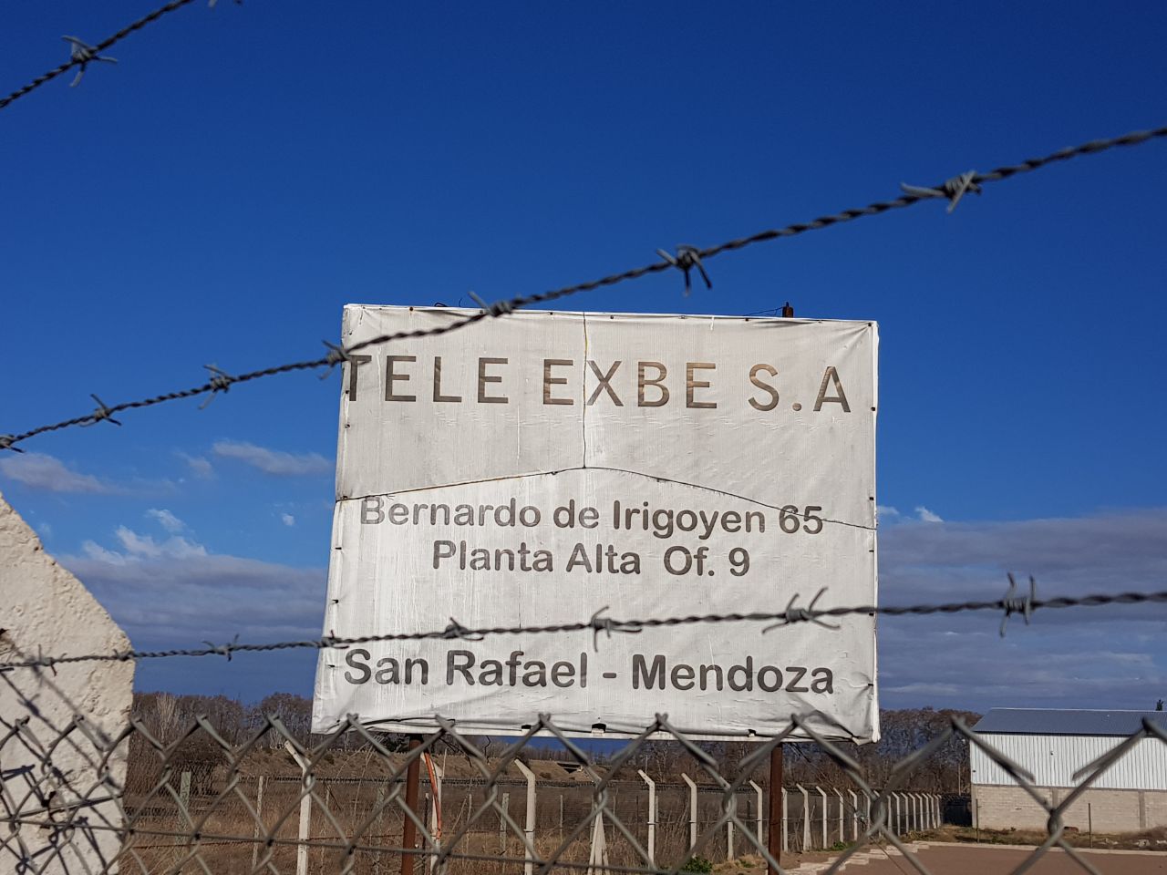 Lote de Tele Exbe en Luján de Cuyo, allanado esta tarde.
