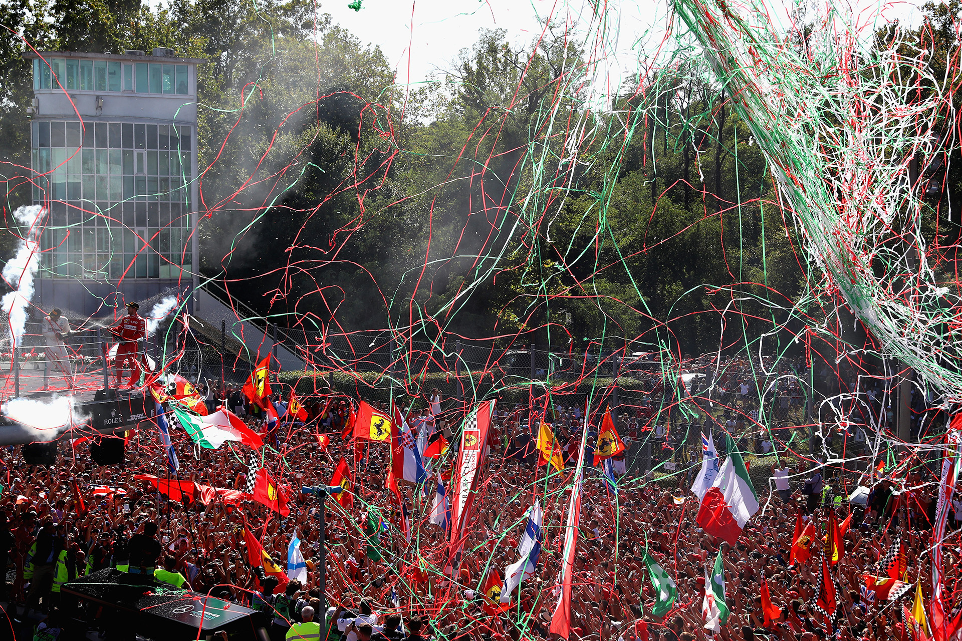 Miles de Fanáticos se acercaron para celebrar en el histórico circuito
