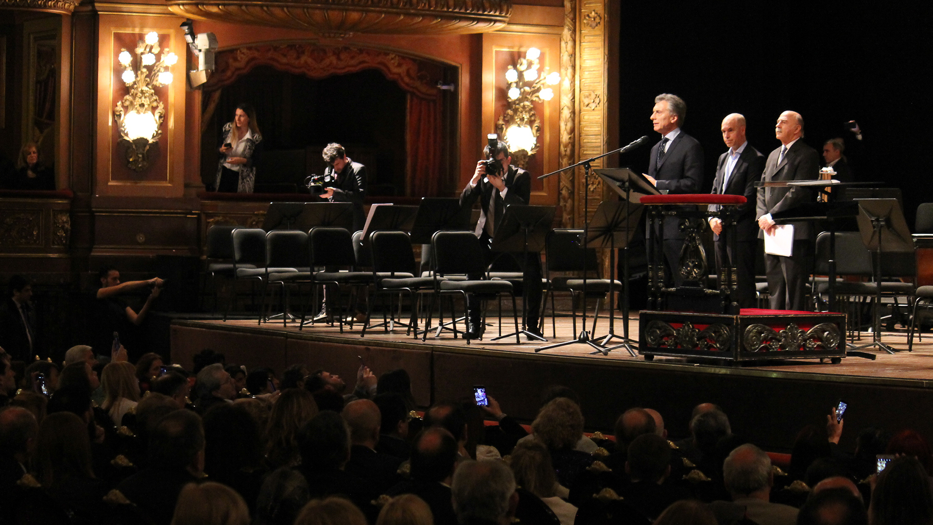 El presidente Mauricio Macri en el concierto por los 500 años de la Reforma, Teatro Colón (Sofía Montiel)