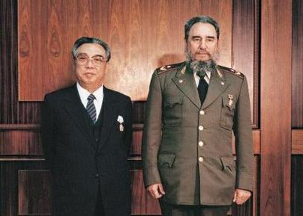 Kim Il-sung y Fidel Castro durante la visita del cubano a Corea del Norte en 1986