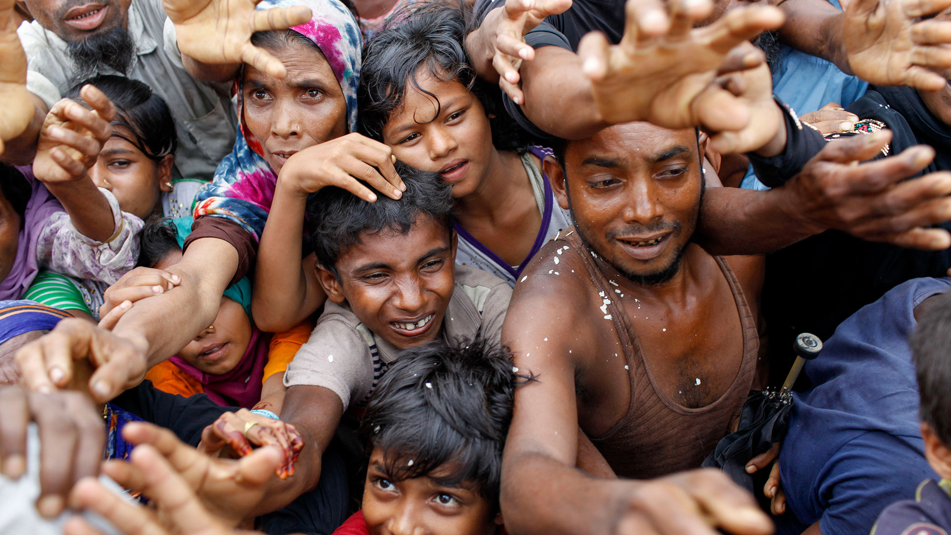 La ONU teme una crisis humanitaria entre los más de 125.000 musulmanes refugiados en Bangladesh (AFP)