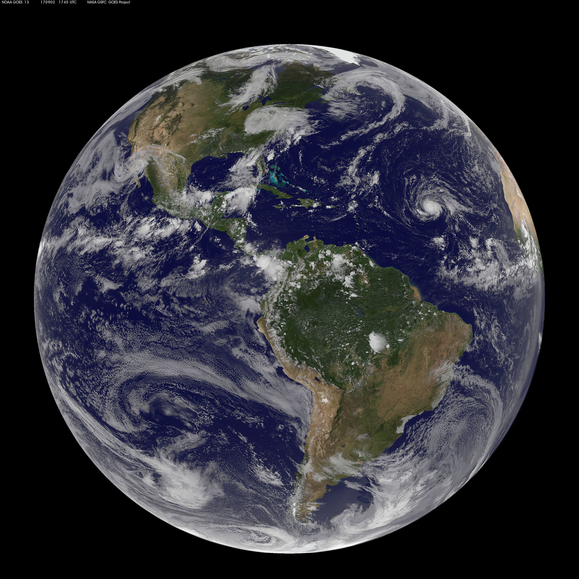 La imagen satelital de la NASA muestra al huracán irma en medio del Océano Atlántico