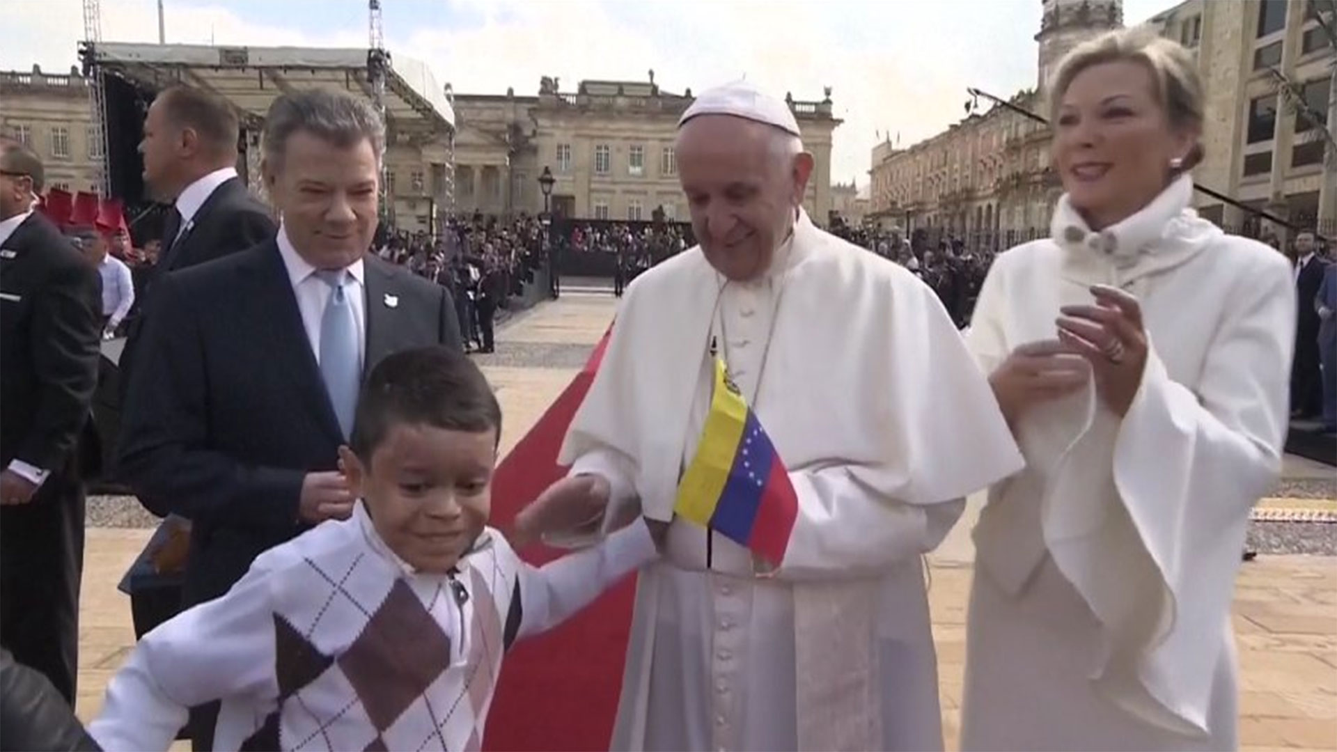 El papa Francisco, con la bandera de Venezuela