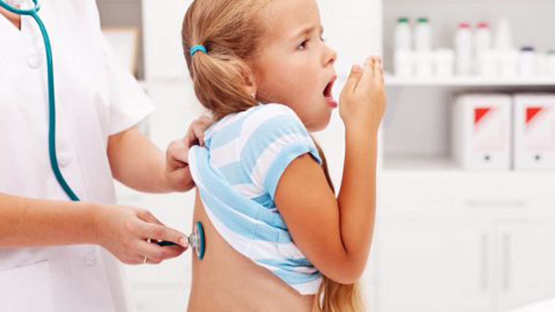 Mucha tos permanente es una de las características de la FQ cuando ataca los pulmones