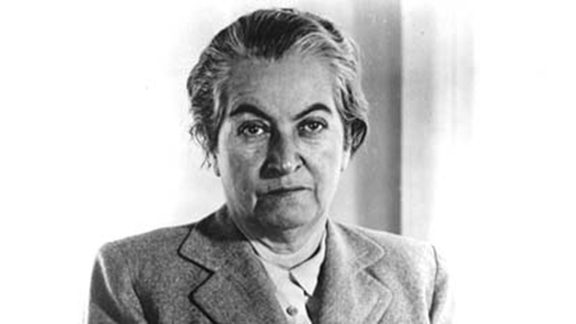 La poetisa chilena Gabriela Mistral ganó el premio Nobel de Literatura en 1945