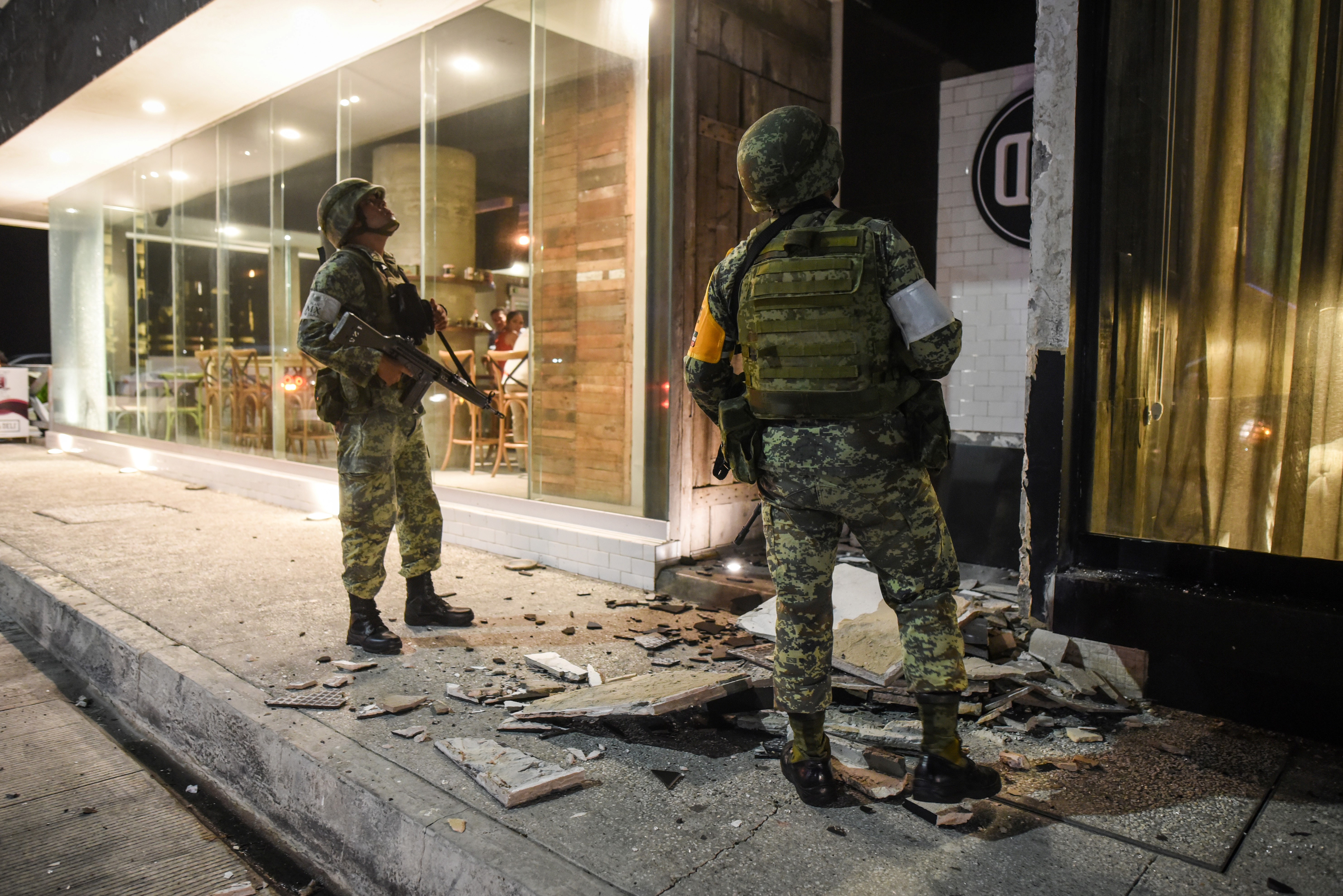 Miembros del ejército en Puerto Veracurz. (/ AFP PHOTO / Victoria Razo)