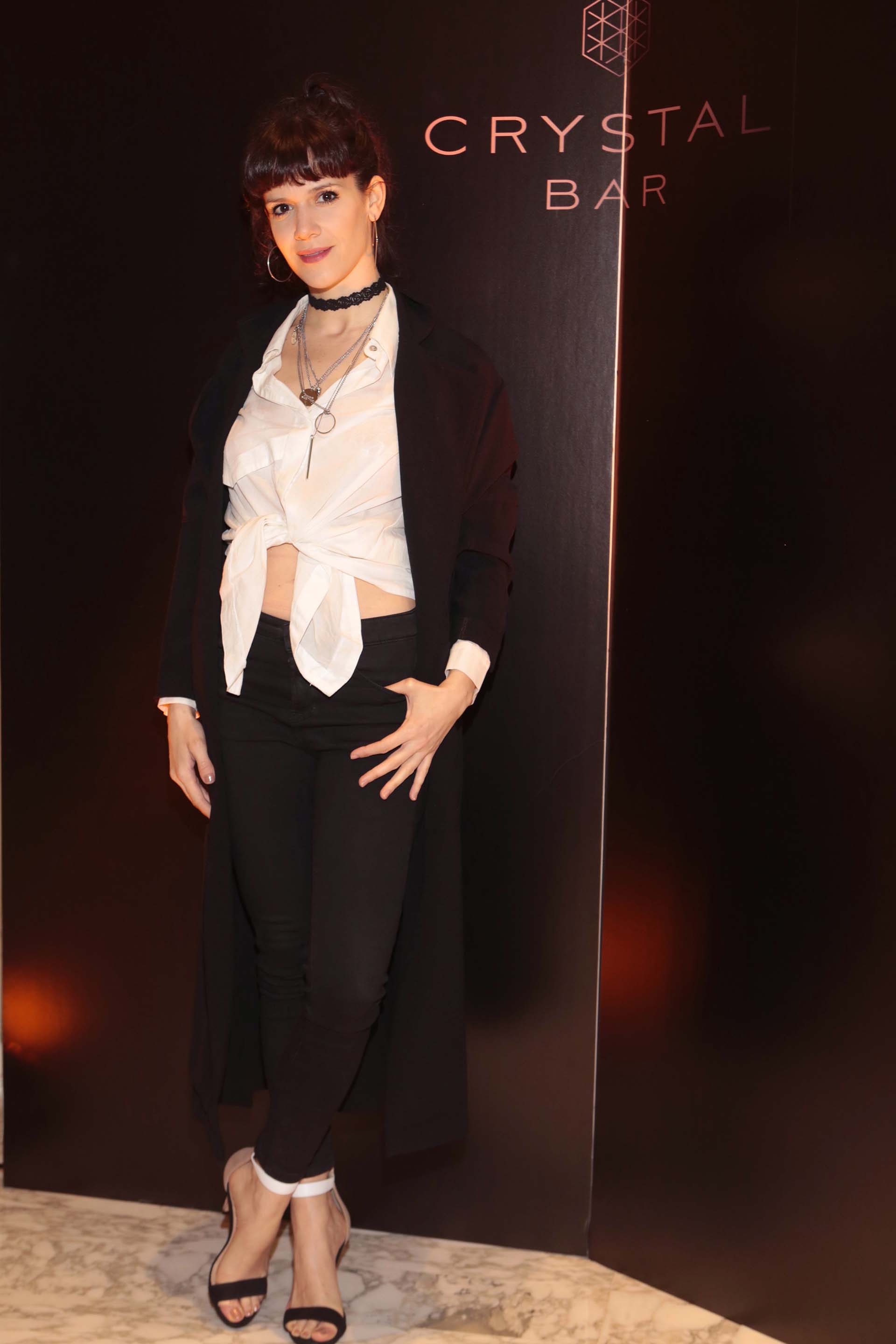 Violeta Urtizberea estuvo entre los exclusivos invitados a la inauguración del Crystal Bar. Ubicado en el piso 32 del Alvear Icon Hotel, ofrece las mejores etiquetas internacionales y originales tragos de autor acompañados de una variedad de platos gourmet, preparados por los chefs del Grupo Alvear