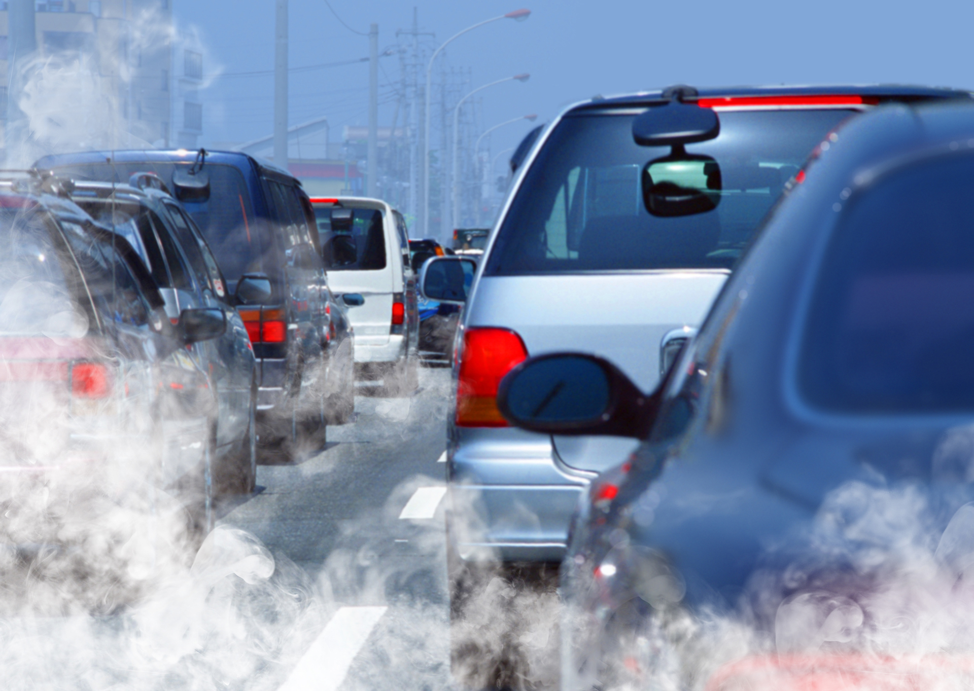 La abundante polución urbana aumenta el riesgo de padecer problemas respiratorios, cáncer de pulmón y enfermedades cardiovasculares (iStock)