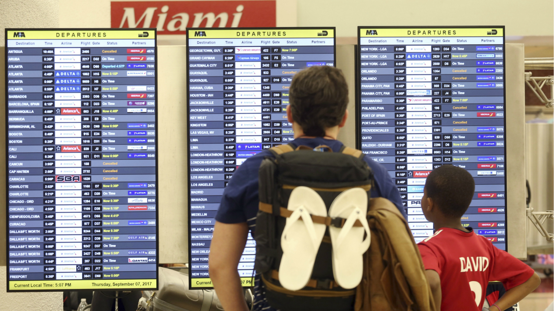 Los vuelos en el aeropuerto se reanudarían el lunes. (AP)