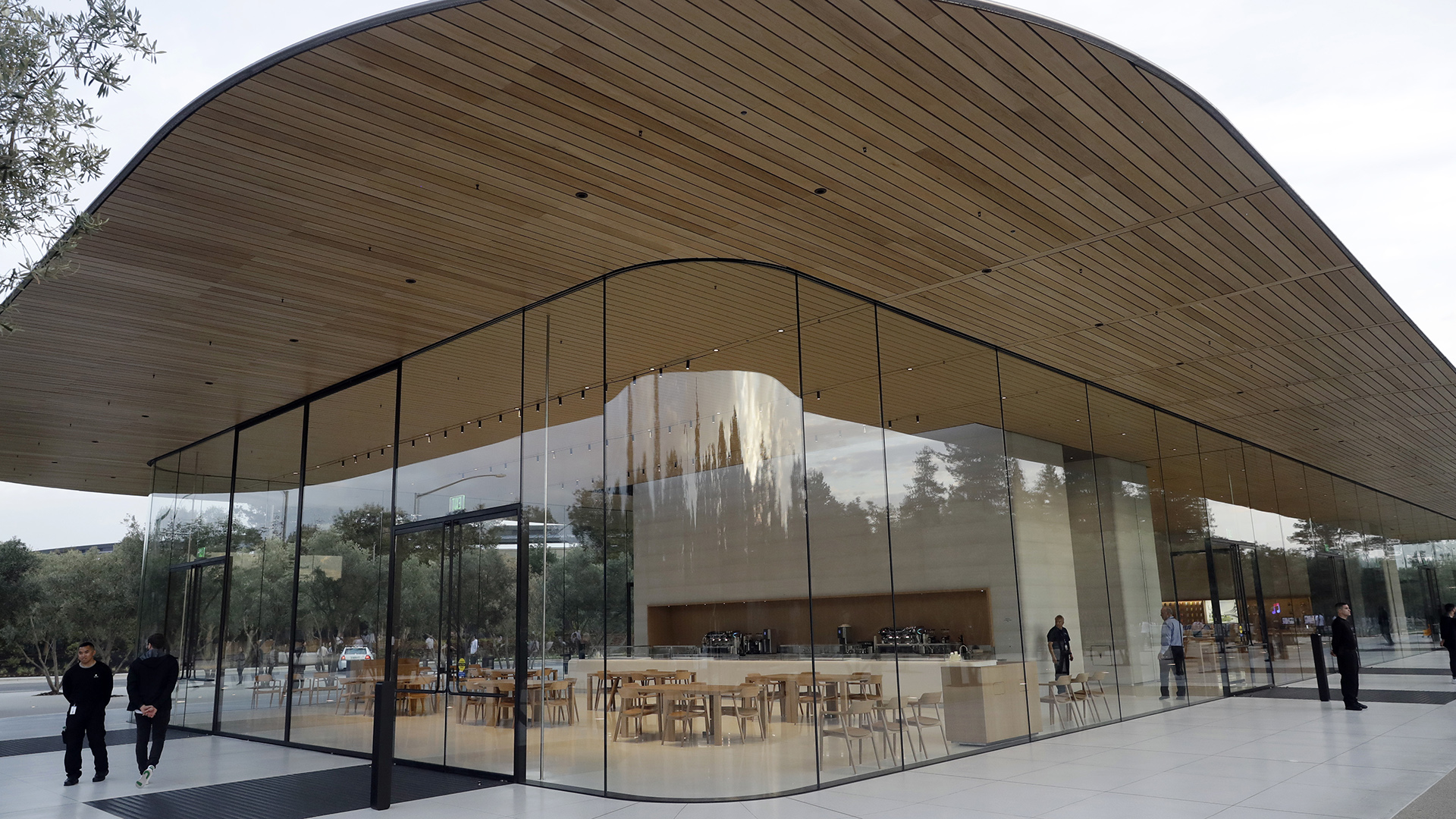 El edificio fue diseñado por el arquitecto británico Norman Foster