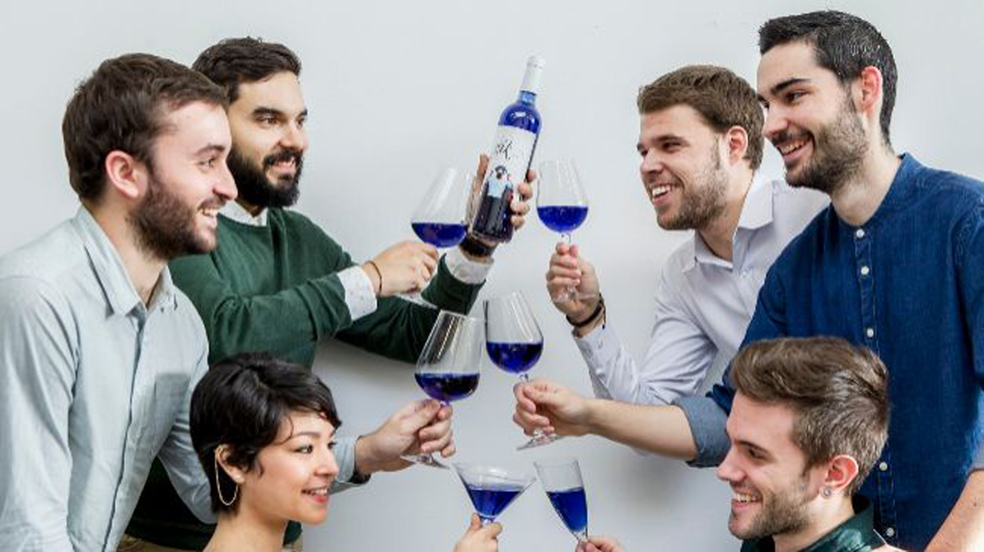La elección del color azul está inspirada en el libro ‘La estrategia del océano azul’