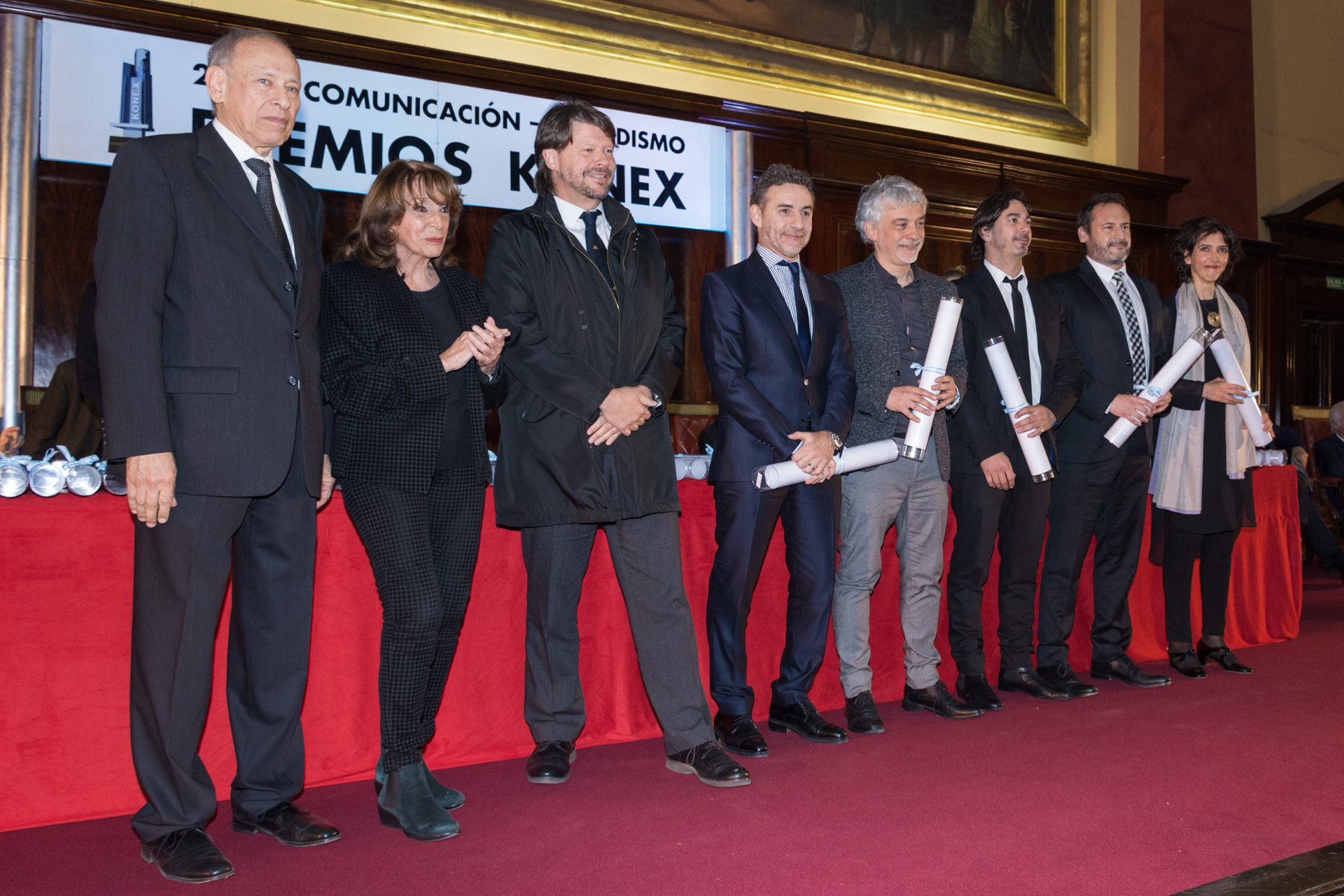 Producción Periodística: Luis Majul, Claudio Martínez, José Nuñez, Ricardo Ravanelli y Milena Zapata. Los premios de esta categoría fueron entregados por Carlos De Elía
