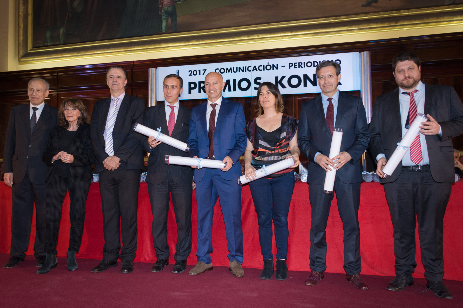 Investigación: Hugo Alconada Mon, Marcelo Larraquy, María O’ Donnell, Ceferino Reato y Nicolás Wiñazki. Los premios de esta categoría fueron entregados por Daniel Santoro
