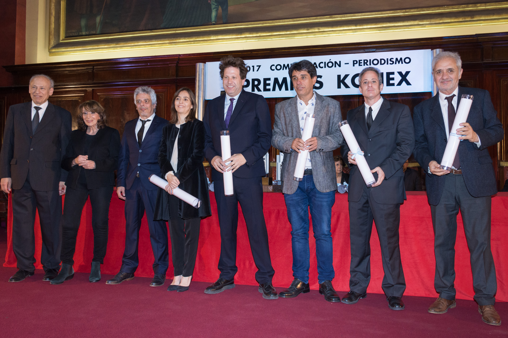 Música Popular: Irene Amuchástegui, Bebe Contepomi, Mariano del Mazo, Marcelo Fernández Bitar y Oscar Gómez Castañón. Los premios de esta categoría fueron entregados por Bobby Flores