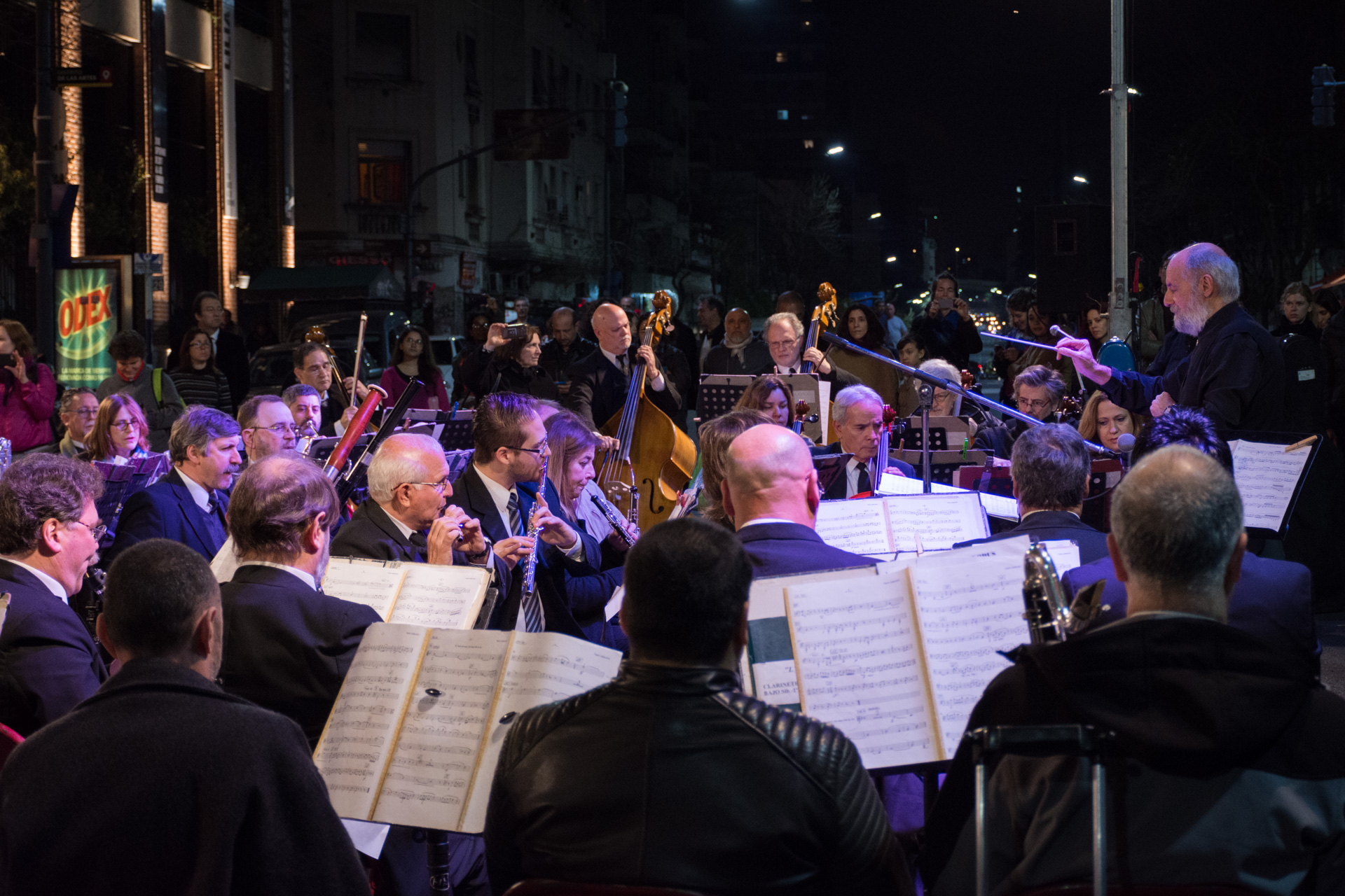 La fabulosa orquesta que recibió a los inviatados en la entrada del Museo