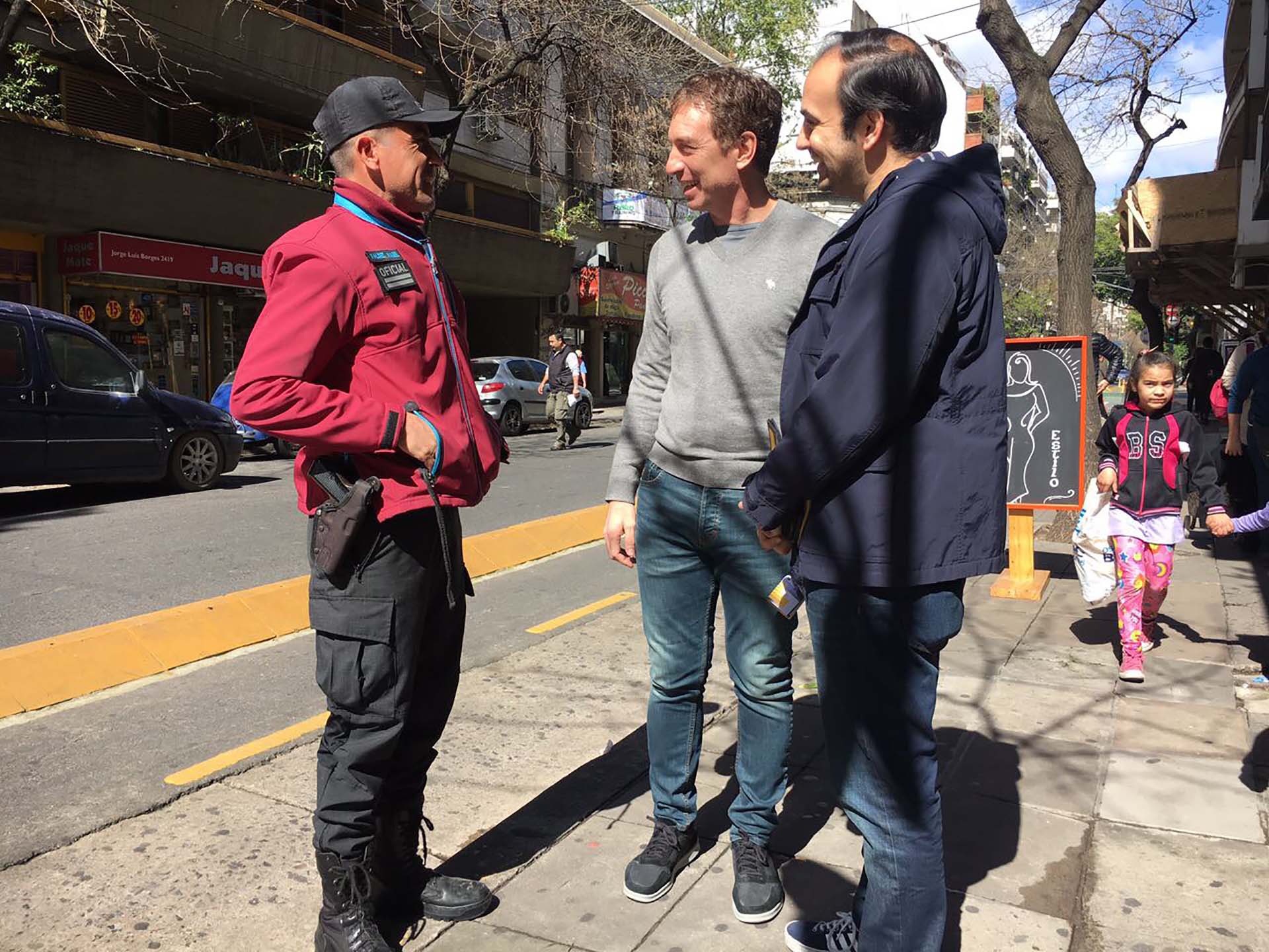 Diego Santilli y Francisco Quintana en el timbreo de la ciudad de Buenos Aires
