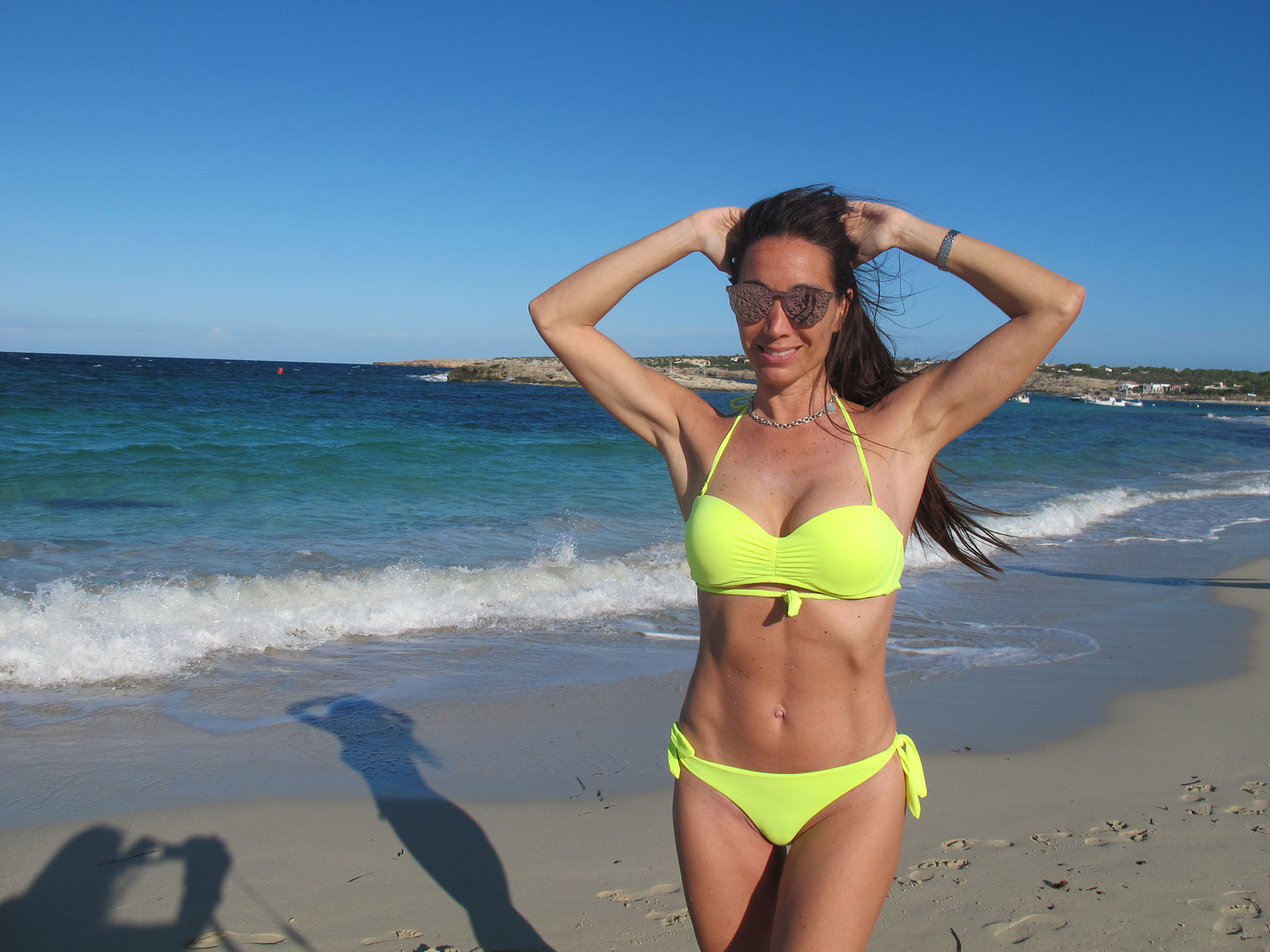 Mora Godoy deslumbró esta vez con su cuerpo escultural en las playas de Ibiza