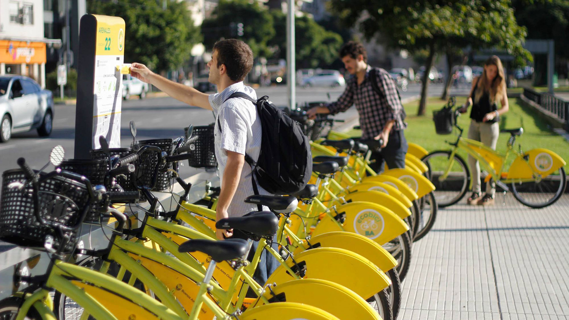 Estacionamiento de bicicletas.