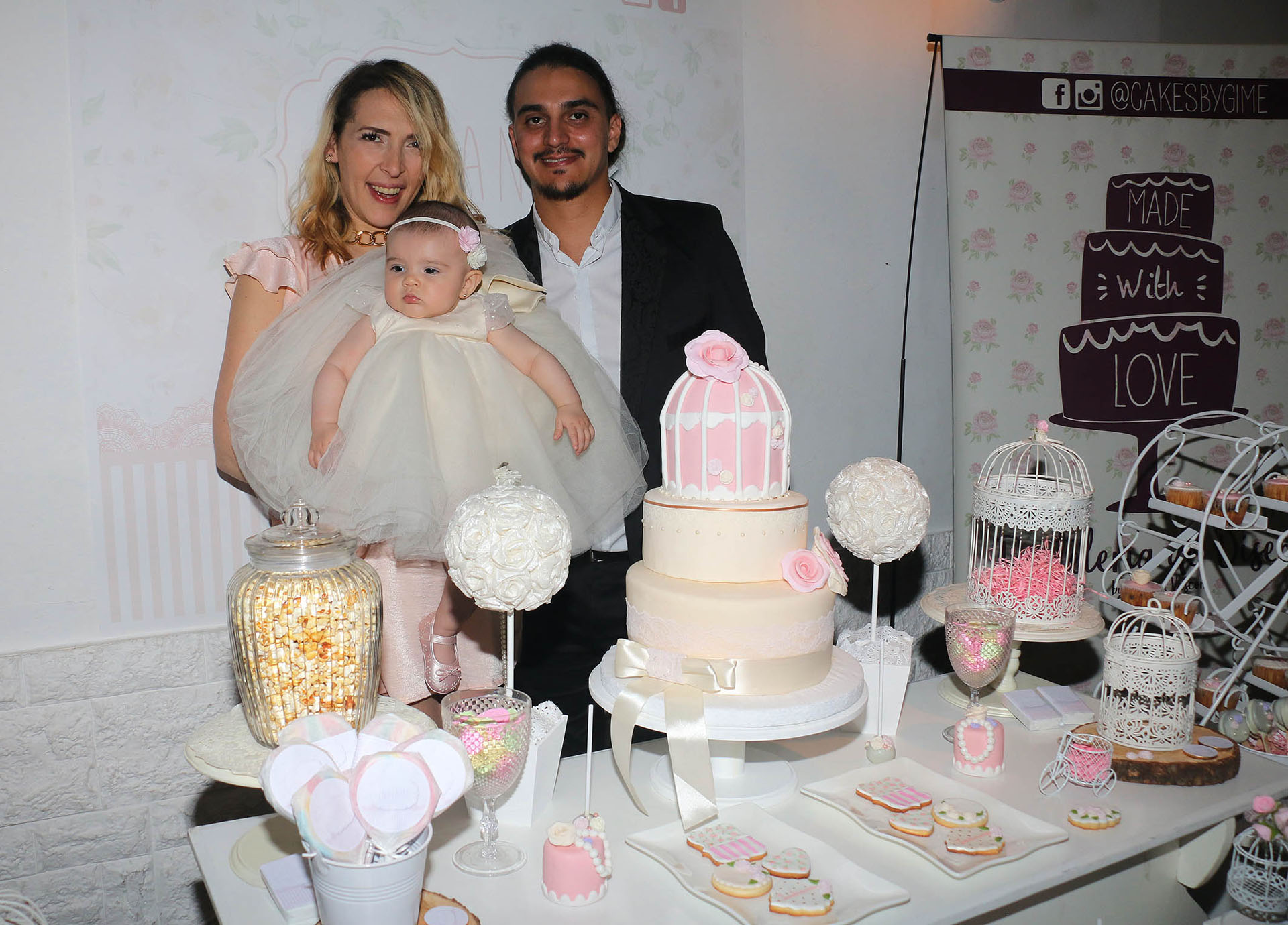 Lorena y Leandro en la fiesta del bautismo