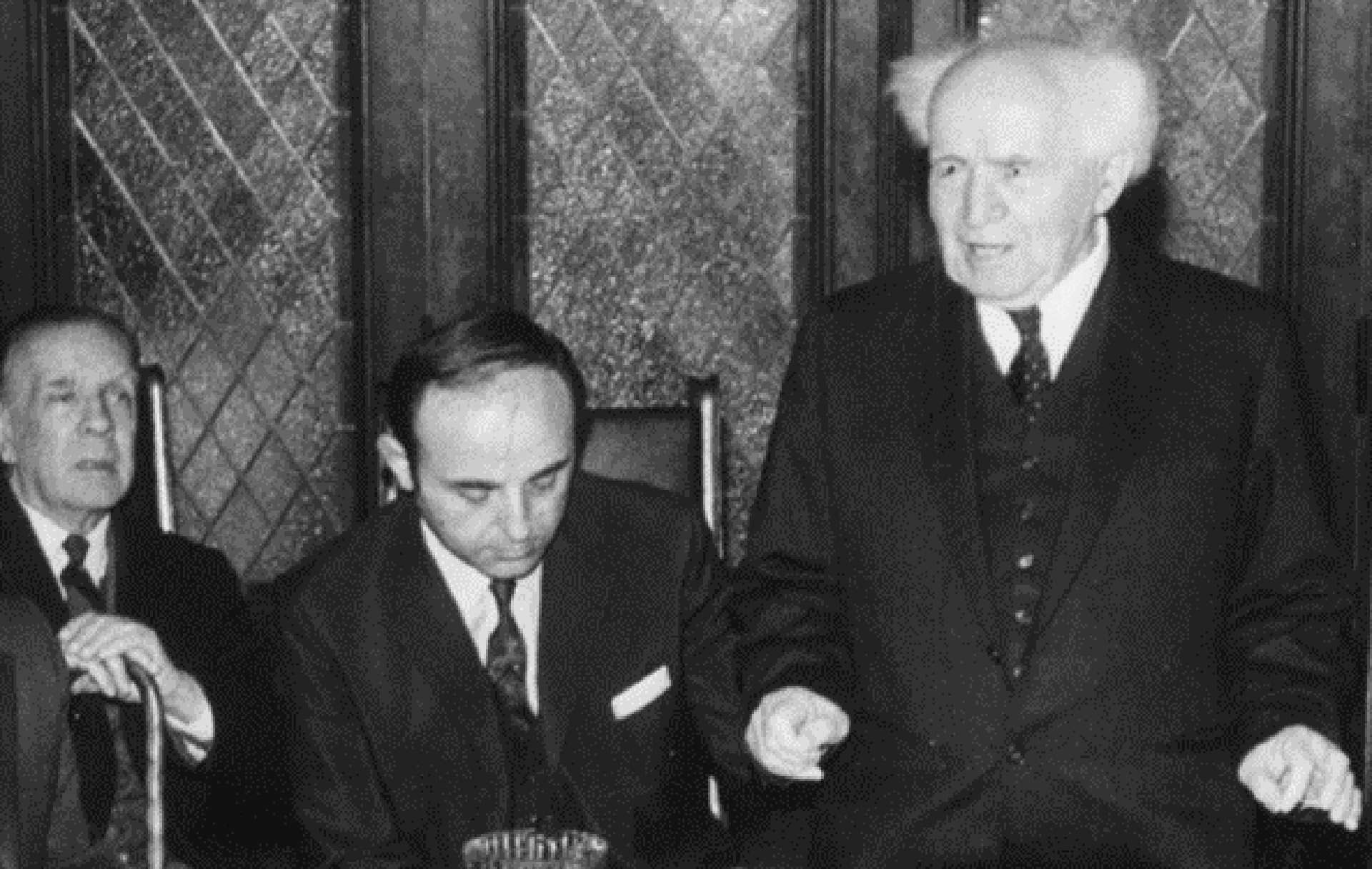 Borges (izq.) y David Ben Gurión (der.) FotografÃa tomada en Buenos Aires en 1969 (Gentileza: Baruj Tenembaum y Fundación Internacional Raoul Wallenberg)