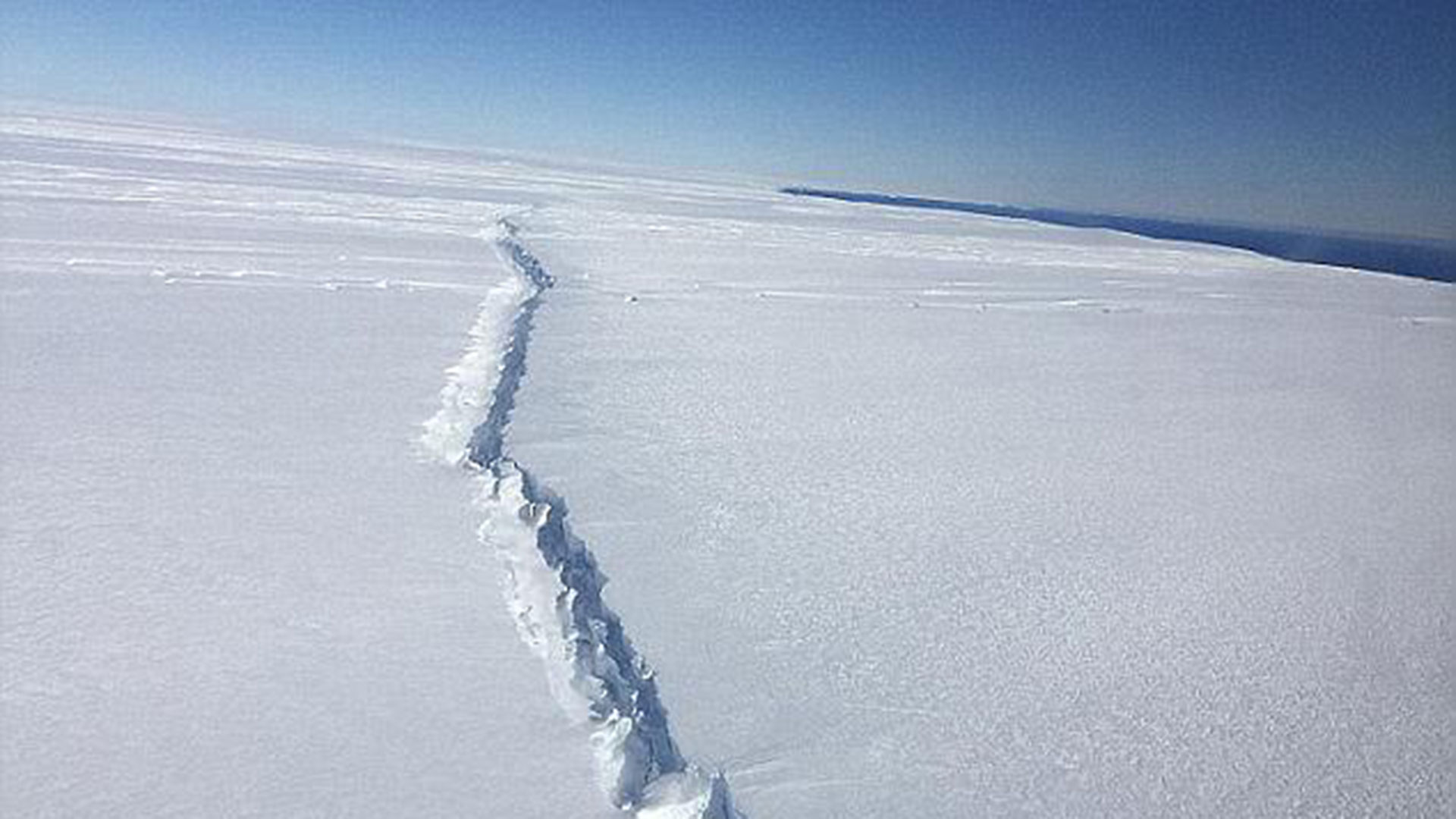 Un enorme iceberg cuatro veces del tamaño de Manhattan se desprendió de ...