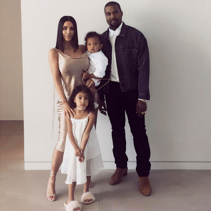 Kim Kardashian, Kanye, North y Saint (Instagram)