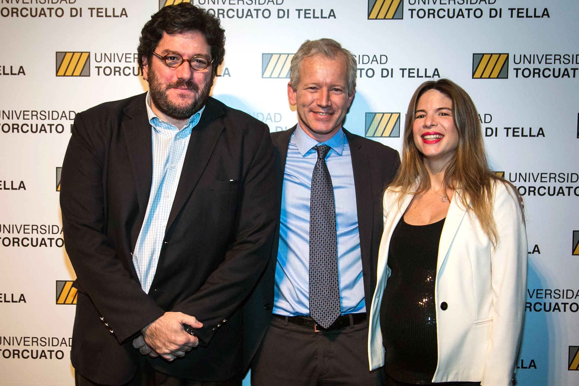 El Ministro de Cultura de la Ciudad de Buenos Aires, Pablo Avelluto, junto a su pareja Carolina Azzi, y Ernesto Schargrodsky, economista y rector de la Universidad Torcuato Di Tella.