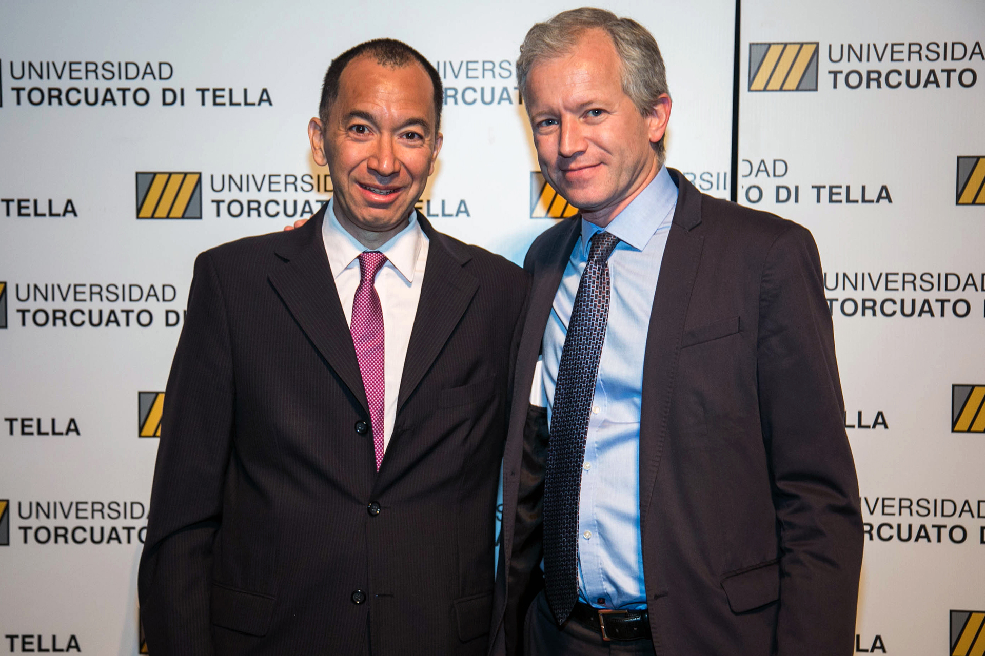 David Sekiguchi, miembro del Consejo Económico y Social de la Universidad y el rector Ernesto Schargrodsky