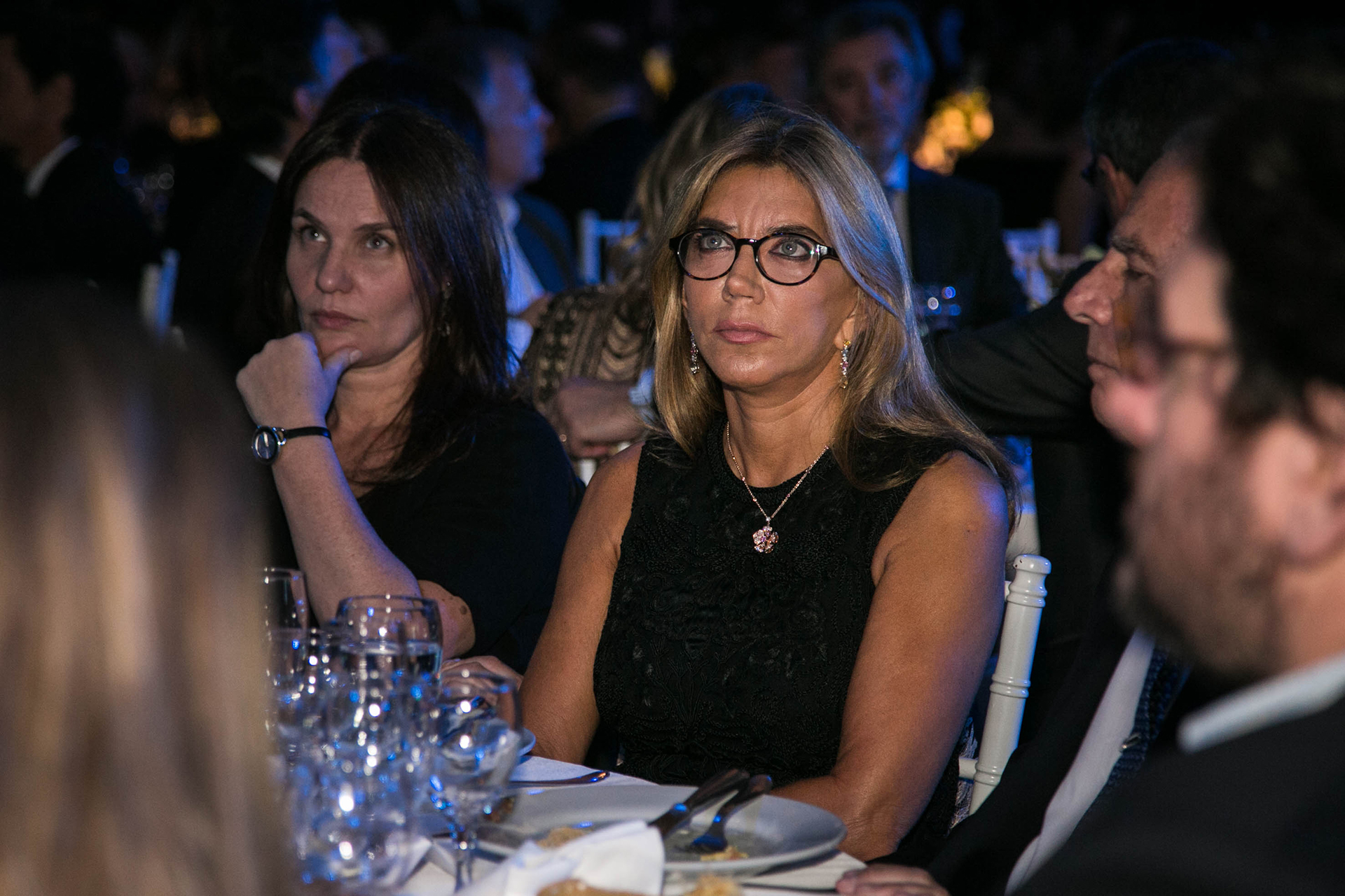 Karina Galperin, miembro del Departamento de Estudios Históricos y Sociales de la Universidad y Bettina Bulgheroni, presidente de la Fundación Educando