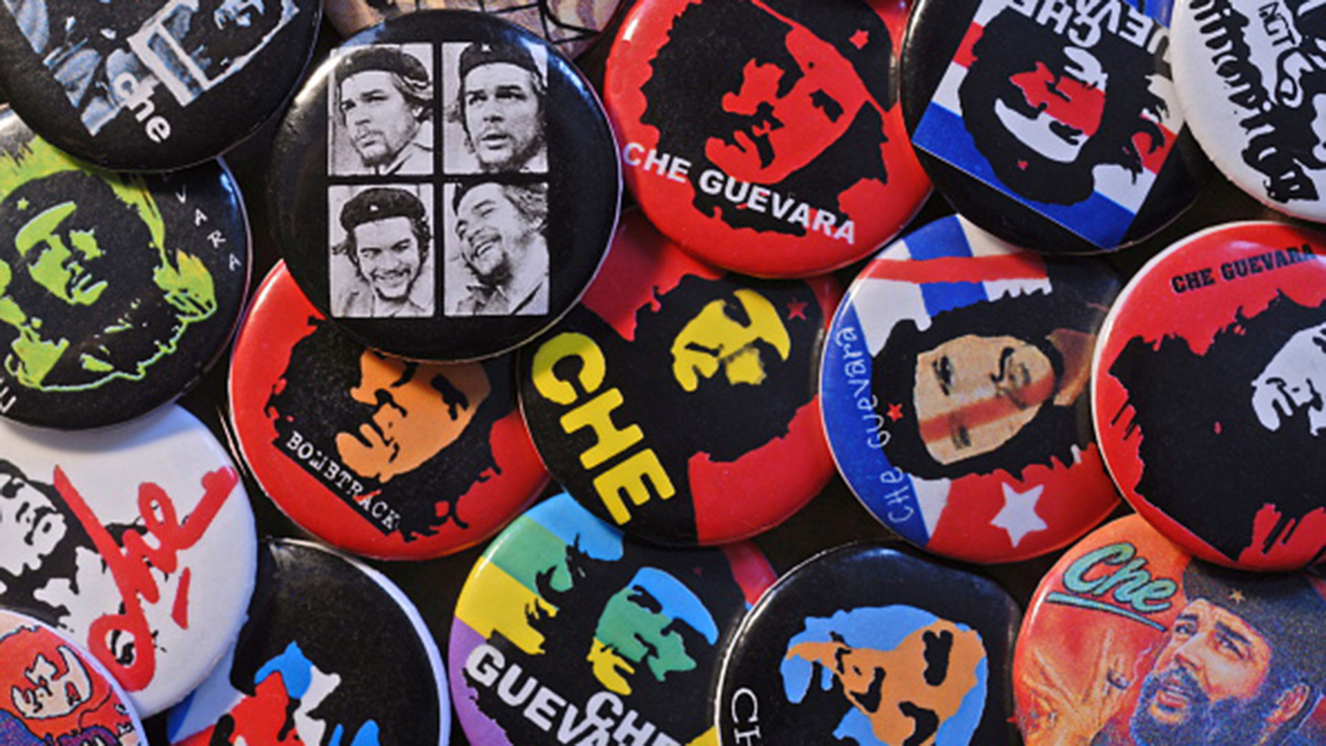 Pins con la imagen del Che (Getty)