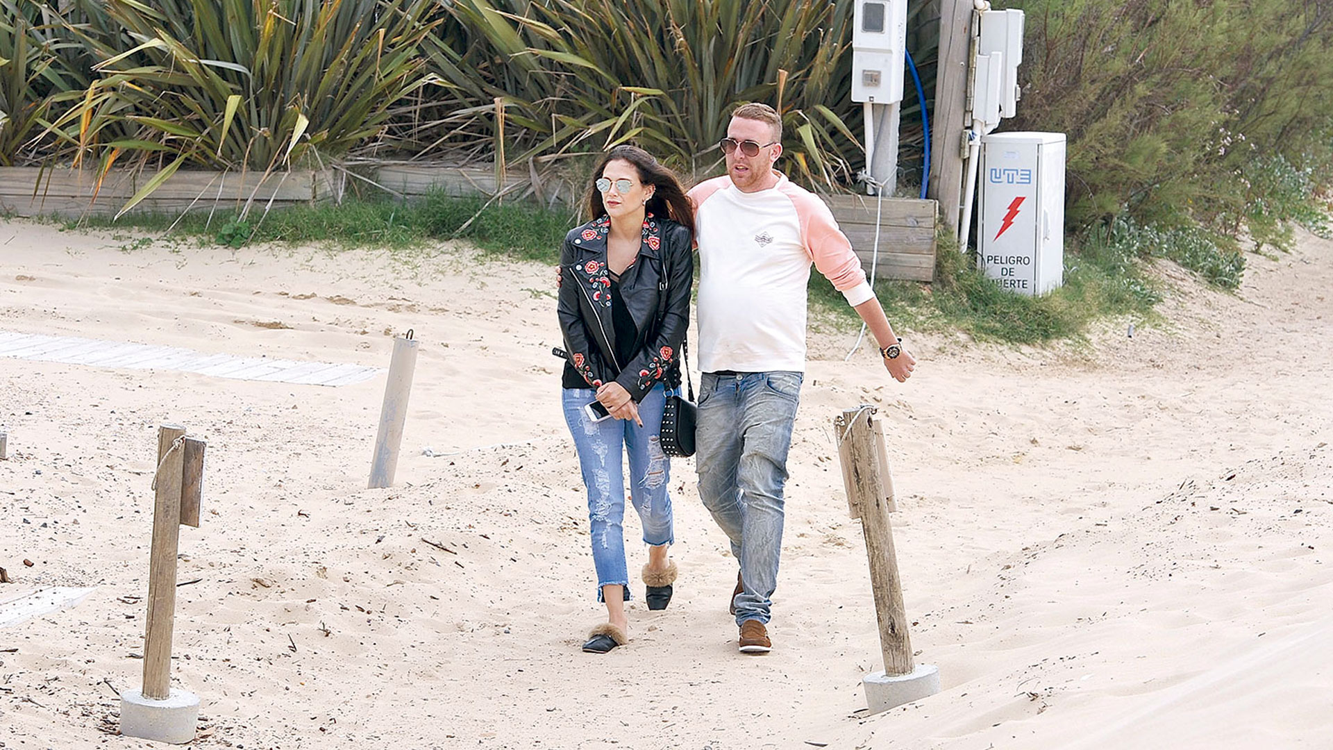 Barbie Vélez está viviendo un romance con Patricio Silberman (32), empresario y ex de Karina Jelinek. “Estoy enamorada en serio por primera vez”, declaró la hija de Nazarena Vélez (Revista Gente)